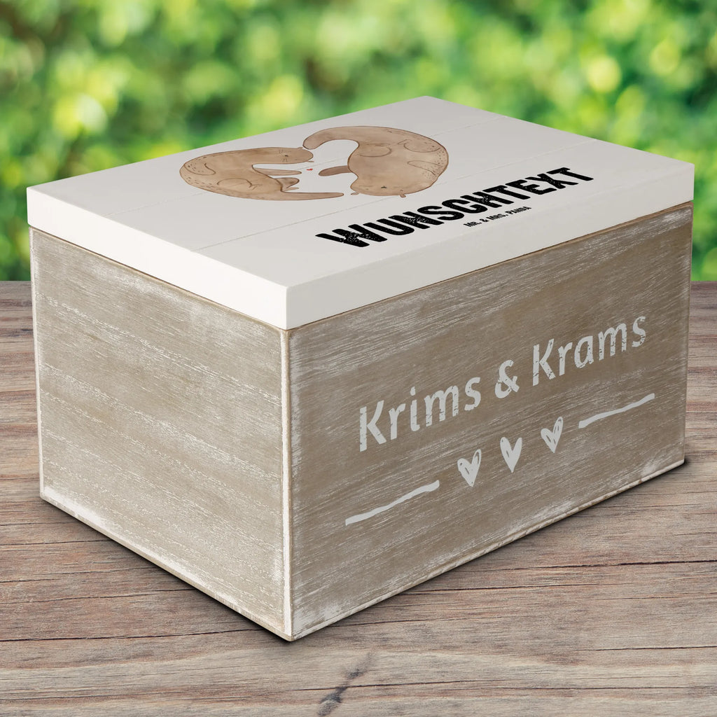 Personalisierte Holzkiste Otter Herz Holzkiste mit Namen, Kiste mit Namen, Schatzkiste mit Namen, Truhe mit Namen, Schatulle mit Namen, Erinnerungsbox mit Namen, Erinnerungskiste, mit Namen, Dekokiste mit Namen, Aufbewahrungsbox mit Namen, Holzkiste Personalisiert, Kiste Personalisiert, Schatzkiste Personalisiert, Truhe Personalisiert, Schatulle Personalisiert, Erinnerungsbox Personalisiert, Erinnerungskiste Personalisiert, Dekokiste Personalisiert, Aufbewahrungsbox Personalisiert, Geschenkbox personalisiert, GEschenkdose personalisiert, Otter, Fischotter, Seeotter, Liebe, Herz, Liebesbeweis, Liebesgeschenk, Bessere Hälfte, Love you, Jahrestag, Hochzeitstag, Verlobung, gemeinsames Leben