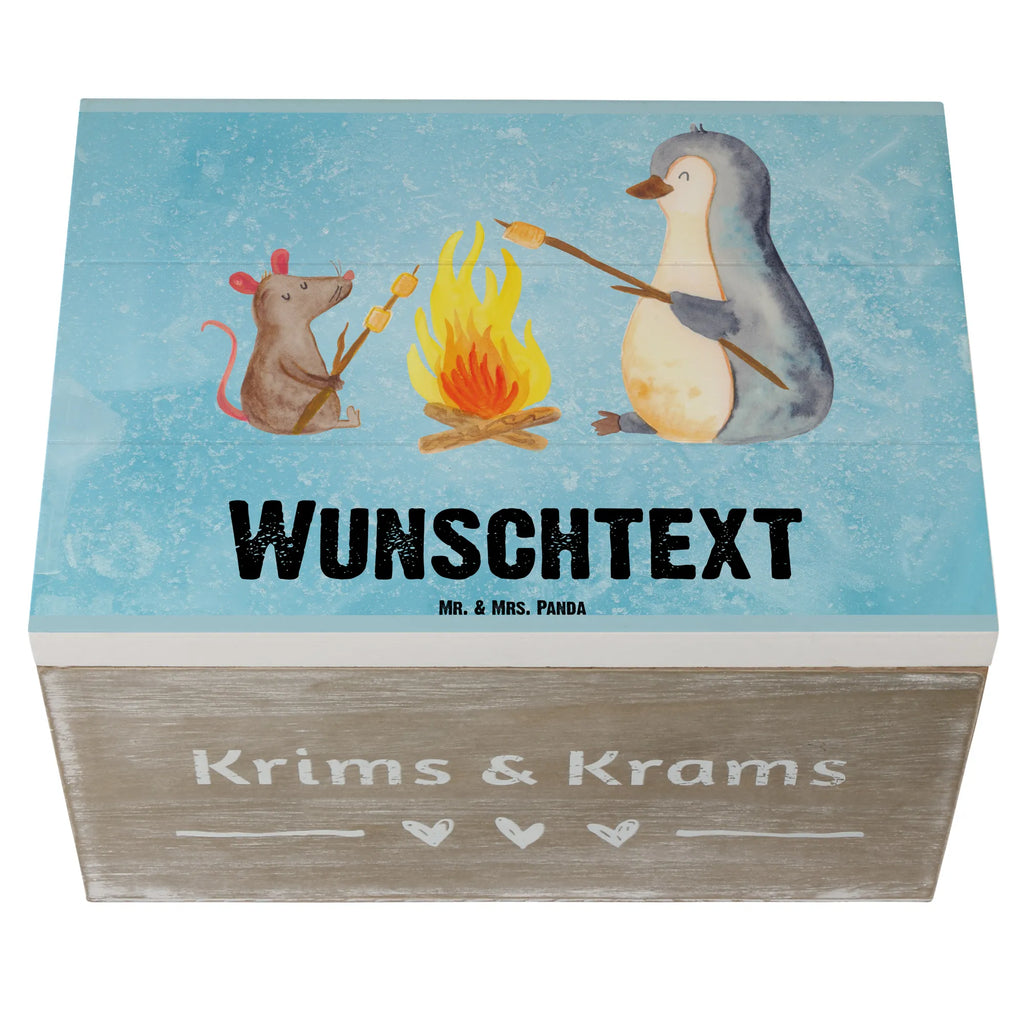 Personalisierte Holzkiste Pinguin Lagerfeuer Holzkiste mit Namen, Kiste mit Namen, Schatzkiste mit Namen, Truhe mit Namen, Schatulle mit Namen, Erinnerungsbox mit Namen, Erinnerungskiste, mit Namen, Dekokiste mit Namen, Aufbewahrungsbox mit Namen, Holzkiste Personalisiert, Kiste Personalisiert, Schatzkiste Personalisiert, Truhe Personalisiert, Schatulle Personalisiert, Erinnerungsbox Personalisiert, Erinnerungskiste Personalisiert, Dekokiste Personalisiert, Aufbewahrungsbox Personalisiert, Geschenkbox personalisiert, GEschenkdose personalisiert, Pinguin, Maus, Pinguine, Lagerfeuer, Leben, Arbeit, Job, Motivation, Büro, Büroalltag, Lebensspruch, Lebensmotivation, Neustart, Liebe, grillen, Feuer, Marshmallows