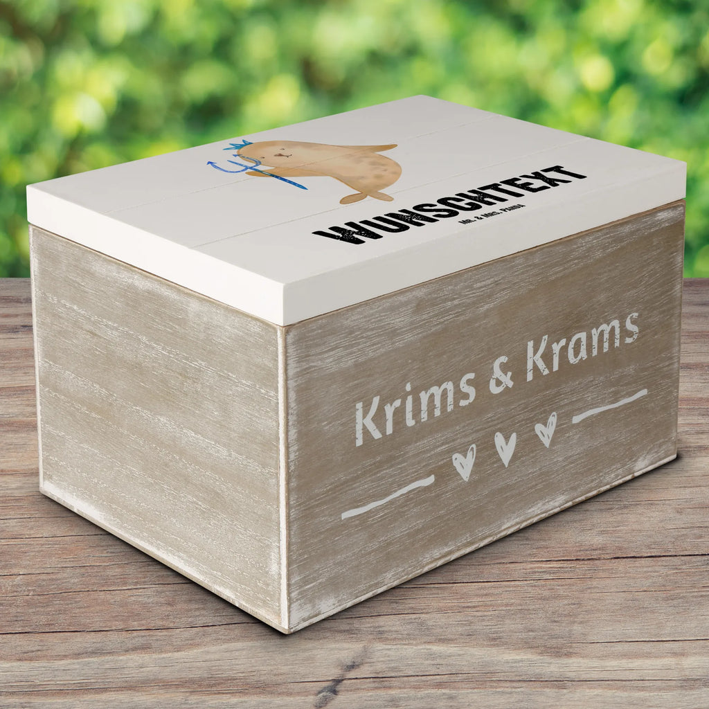 Personalisierte Holzkiste Sternzeichen Wassermann Holzkiste mit Namen, Kiste mit Namen, Schatzkiste mit Namen, Truhe mit Namen, Schatulle mit Namen, Erinnerungsbox mit Namen, Erinnerungskiste, mit Namen, Dekokiste mit Namen, Aufbewahrungsbox mit Namen, Holzkiste Personalisiert, Kiste Personalisiert, Schatzkiste Personalisiert, Truhe Personalisiert, Schatulle Personalisiert, Erinnerungsbox Personalisiert, Erinnerungskiste Personalisiert, Dekokiste Personalisiert, Aufbewahrungsbox Personalisiert, Geschenkbox personalisiert, GEschenkdose personalisiert, Tierkreiszeichen, Sternzeichen, Horoskop, Astrologie, Aszendent, Meermann, Nix, Wassermann Geschenk, Wassermann Sternzeichen, Geschenk Januar, Geschenk Februar, Geburtstag Januar, Geburtstag Februar, Meer Geschenk