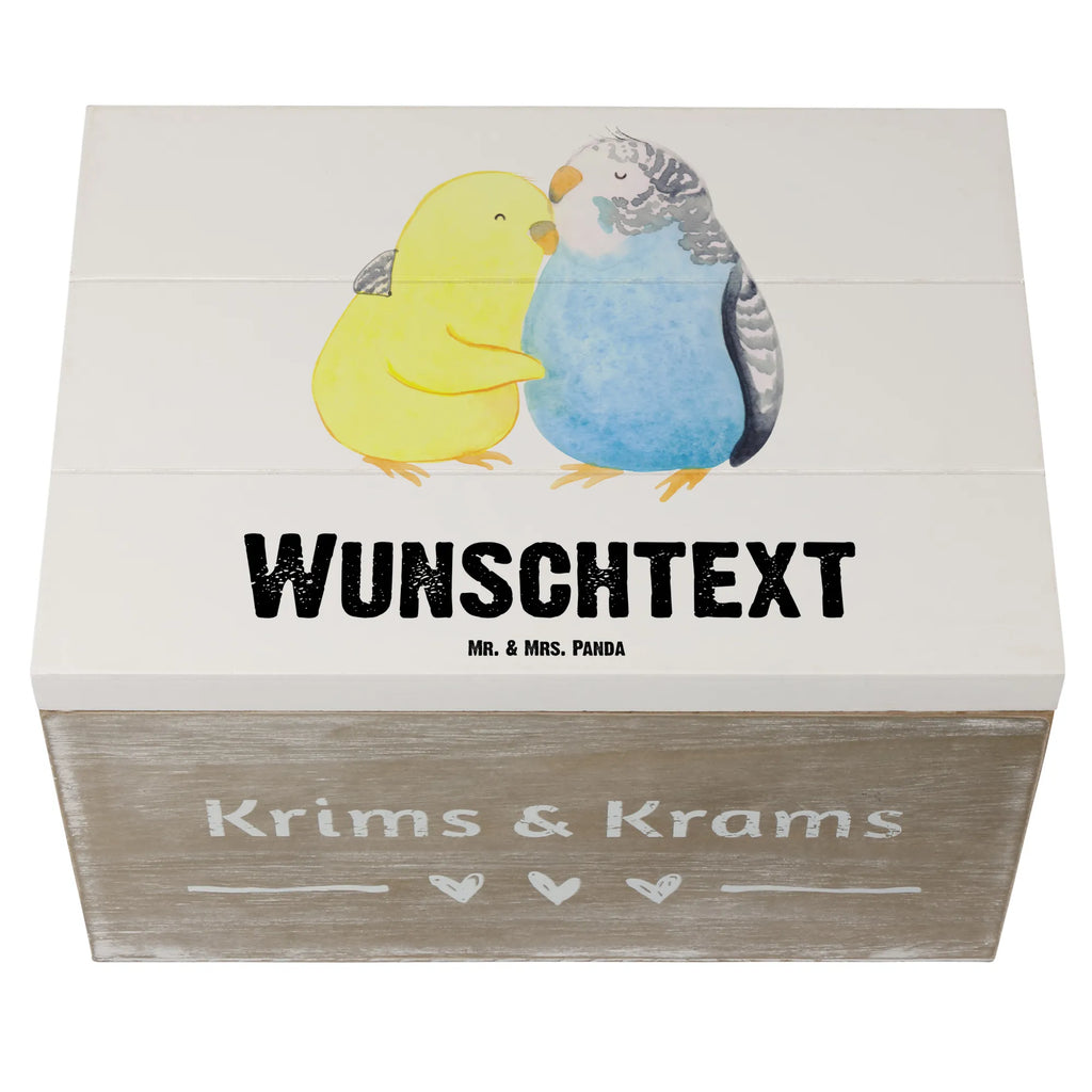 Personalisierte Holzkiste Wellensittich Liebe Holzkiste mit Namen, Kiste mit Namen, Schatzkiste mit Namen, Truhe mit Namen, Schatulle mit Namen, Erinnerungsbox mit Namen, Erinnerungskiste, mit Namen, Dekokiste mit Namen, Aufbewahrungsbox mit Namen, Holzkiste Personalisiert, Kiste Personalisiert, Schatzkiste Personalisiert, Truhe Personalisiert, Schatulle Personalisiert, Erinnerungsbox Personalisiert, Erinnerungskiste Personalisiert, Dekokiste Personalisiert, Aufbewahrungsbox Personalisiert, Geschenkbox personalisiert, GEschenkdose personalisiert, Liebe, Partner, Freund, Freundin, Ehemann, Ehefrau, Heiraten, Verlobung, Heiratsantrag, Liebesgeschenk, Jahrestag, Hocheitstag, Vögel, Wellensittich, Nähe, Kuscheln, Vertrauen