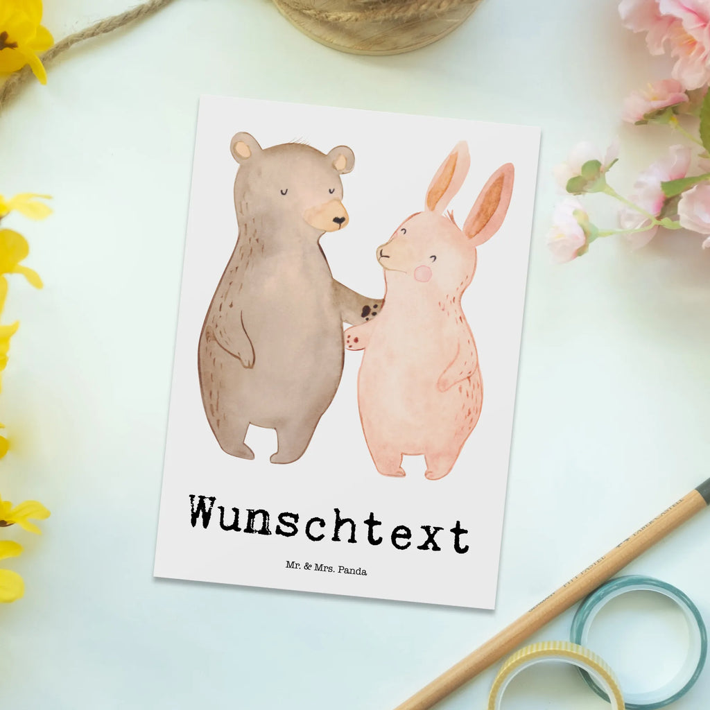 Personalisierte Postkarte Bär Hase Umarmen Postkarte mit Namen, Postkarte bedrucken, Postkarte mit Wunschtext, Postkarte personalisierbar, Geschenkkarte mit Namen, Grußkarte mit Namen, Karte mit Namen, Einladung mit Namen, Ansichtskarte mit Namen, Geschenkkarte mit Wunschtext, Grußkarte mit Wunschtext, Karte mit Wunschtext, Einladung mit Wunschtext, Ansichtskarte mit Wunschtext, Liebe, Partner, Freund, Freundin, Ehemann, Ehefrau, Heiraten, Verlobung, Heiratsantrag, Liebesgeschenk, Jahrestag, Hocheitstag, Freunde, bester Freund, Hase, Bär, Bärchen, best friends