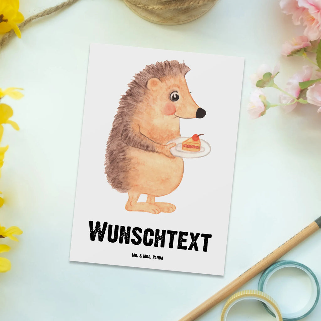 Personalisierte Postkarte Igel mit Kuchenstück Postkarte mit Namen, Postkarte bedrucken, Postkarte mit Wunschtext, Postkarte personalisierbar, Geschenkkarte mit Namen, Grußkarte mit Namen, Karte mit Namen, Einladung mit Namen, Ansichtskarte mit Namen, Geschenkkarte mit Wunschtext, Grußkarte mit Wunschtext, Karte mit Wunschtext, Einladung mit Wunschtext, Ansichtskarte mit Wunschtext, Tiermotive, Gute Laune, lustige Sprüche, Tiere, Igel, Essen Spruch, Kuchen, Backen Geschenk, Kuchen backen, Einladung Party, Geburtstagskuchen, Torte