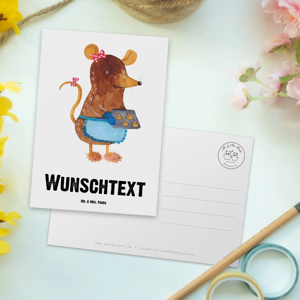 Personalisierte Postkarte Maus Kekse Postkarte mit Namen, Postkarte bedrucken, Postkarte mit Wunschtext, Postkarte personalisierbar, Geschenkkarte mit Namen, Grußkarte mit Namen, Karte mit Namen, Einladung mit Namen, Ansichtskarte mit Namen, Geschenkkarte mit Wunschtext, Grußkarte mit Wunschtext, Karte mit Wunschtext, Einladung mit Wunschtext, Ansichtskarte mit Wunschtext, Winter, Weihnachten, Weihnachtsdeko, Nikolaus, Advent, Heiligabend, Wintermotiv, Maus, Kekse, backen, Weihnachtskekse, Plätzchen, Weihnachtsbäckerei, Chaosqueen