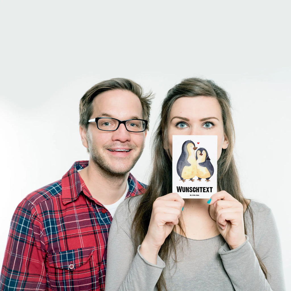 Personalisierte Postkarte Pinguin umarmend Postkarte mit Namen, Postkarte bedrucken, Postkarte mit Wunschtext, Postkarte personalisierbar, Geschenkkarte mit Namen, Grußkarte mit Namen, Karte mit Namen, Einladung mit Namen, Ansichtskarte mit Namen, Geschenkkarte mit Wunschtext, Grußkarte mit Wunschtext, Karte mit Wunschtext, Einladung mit Wunschtext, Ansichtskarte mit Wunschtext, Pinguin, Liebe, Liebespaar, Liebesbeweis, Liebesgeschenk, Verlobung, Jahrestag, Hochzeitstag, Hochzeit, Hochzeitsgeschenk