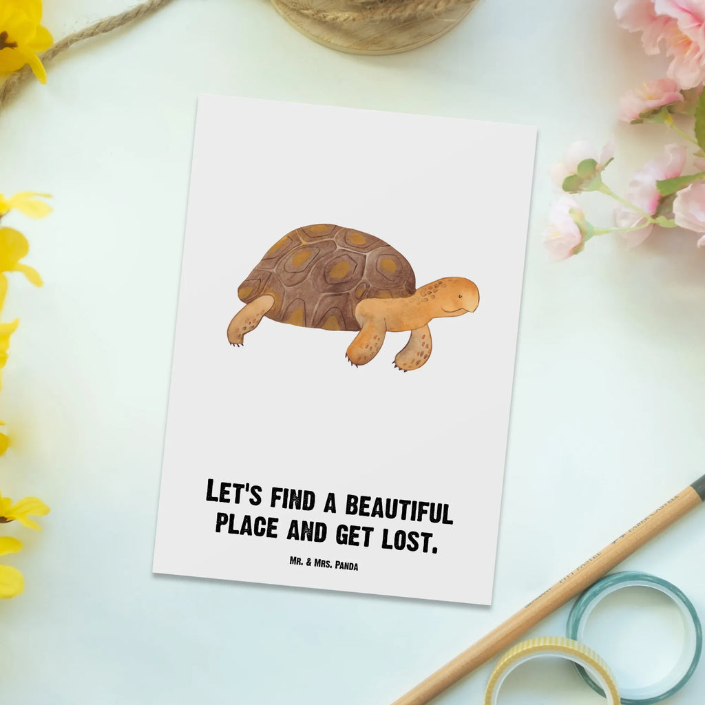 Personalisierte Postkarte Schildkröte Marschieren Postkarte mit Namen, Postkarte bedrucken, Postkarte mit Wunschtext, Postkarte personalisierbar, Geschenkkarte mit Namen, Grußkarte mit Namen, Karte mit Namen, Einladung mit Namen, Ansichtskarte mit Namen, Geschenkkarte mit Wunschtext, Grußkarte mit Wunschtext, Karte mit Wunschtext, Einladung mit Wunschtext, Ansichtskarte mit Wunschtext, Meerestiere, Meer, Urlaub, Schildkröte, Schildkröten, get lost, Abenteuer, Reiselust, Inspiration, Neustart, Motivation, Lieblingsmensch