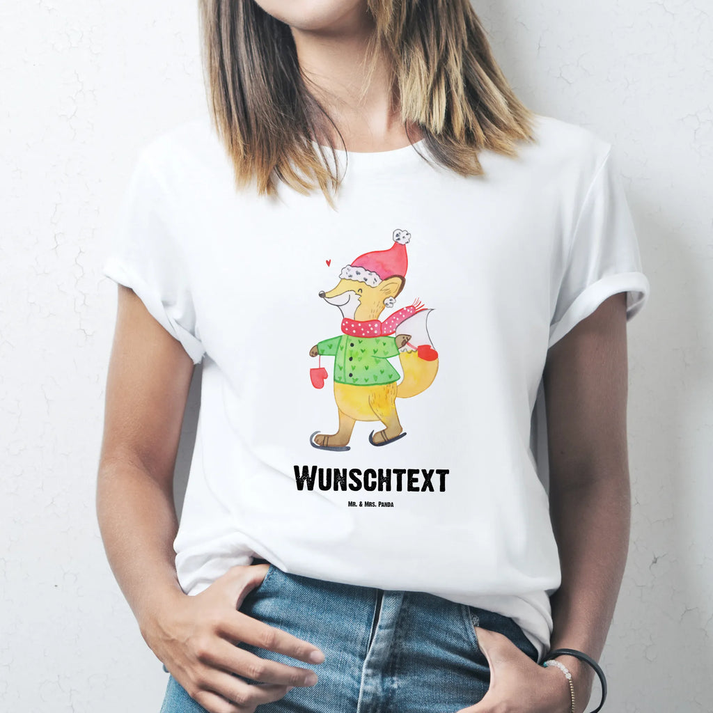 Personalisiertes T-Shirt Fuchs  Schlittschuhe T-Shirt Personalisiert, T-Shirt mit Namen, T-Shirt mit Aufruck, Männer, Frauen, Wunschtext, Bedrucken, Winter, Weihnachten, Weihnachtsdeko, Nikolaus, Advent, Heiligabend, Wintermotiv, Weihnachtsmann, Weihnachtstage, Weihnachtsbaum, Tannenbaum, Weihnachtszeit