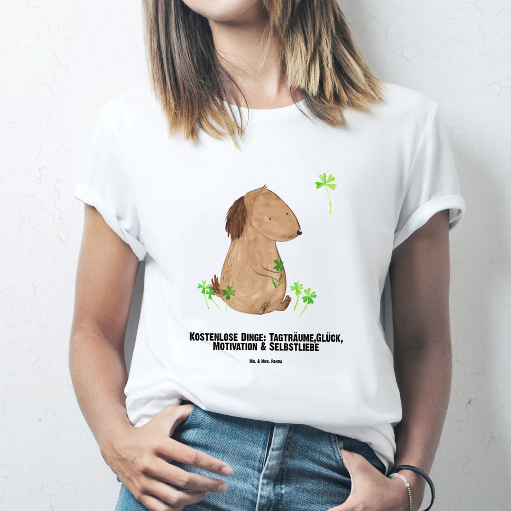 Personalisiertes T-Shirt Hund Kleeblatt T-Shirt Personalisiert, T-Shirt mit Namen, T-Shirt mit Aufruck, Männer, Frauen, Wunschtext, Bedrucken, Hund, Hundemotiv, Haustier, Hunderasse, Tierliebhaber, Hundebesitzer, Sprüche, Kleeblatt, Glück, Tagträume, Motivation, Neuanfang, Geschenk, Glücksbringer, Selbstliebe, Achtsamkeit