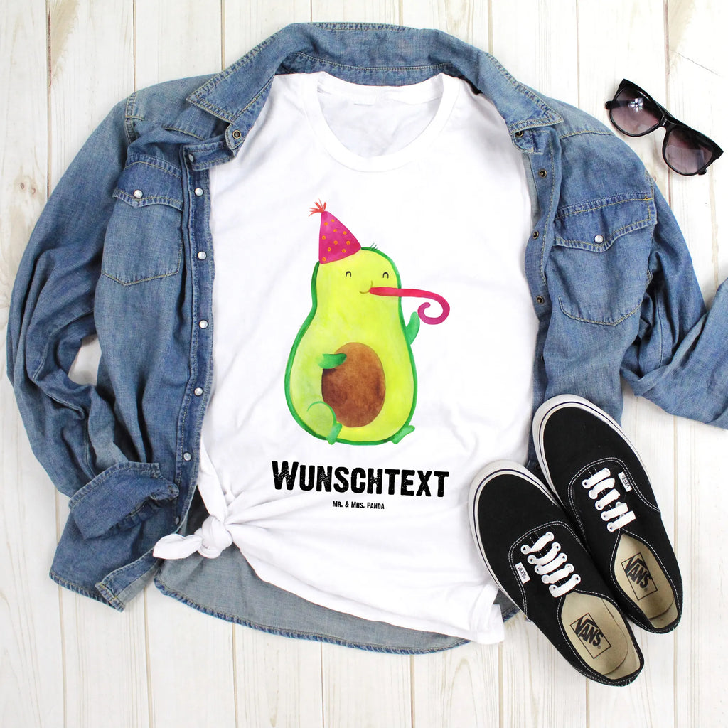 Personalisiertes T-Shirt Avocado Feier T-Shirt Personalisiert, T-Shirt mit Namen, T-Shirt mit Aufruck, Männer, Frauen, Wunschtext, Bedrucken, Avocado, Veggie, Vegan, Gesund, Party, Feierlichkeit, Feier, Fete, Geburtstag, Gute Laune, Tröte