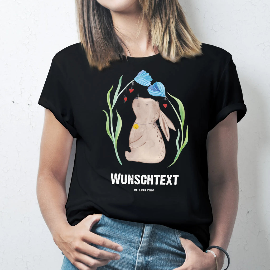 Personalisiertes T-Shirt Hase Blume T-Shirt Personalisiert, T-Shirt mit Namen, T-Shirt mit Aufruck, Männer, Frauen, Wunschtext, Bedrucken, Ostern, Osterhase, Ostergeschenke, Osternest, Osterdeko, Geschenke zu Ostern, Ostern Geschenk, Ostergeschenke Kinder, Ostern Kinder, Hase, Kaninchen, Kind, Taufe, Taufgeschenk, Geburt, Schwangerschaft, erstes Kind, Kindergeburtstag, Geburtstag, Hoffnung, Träume