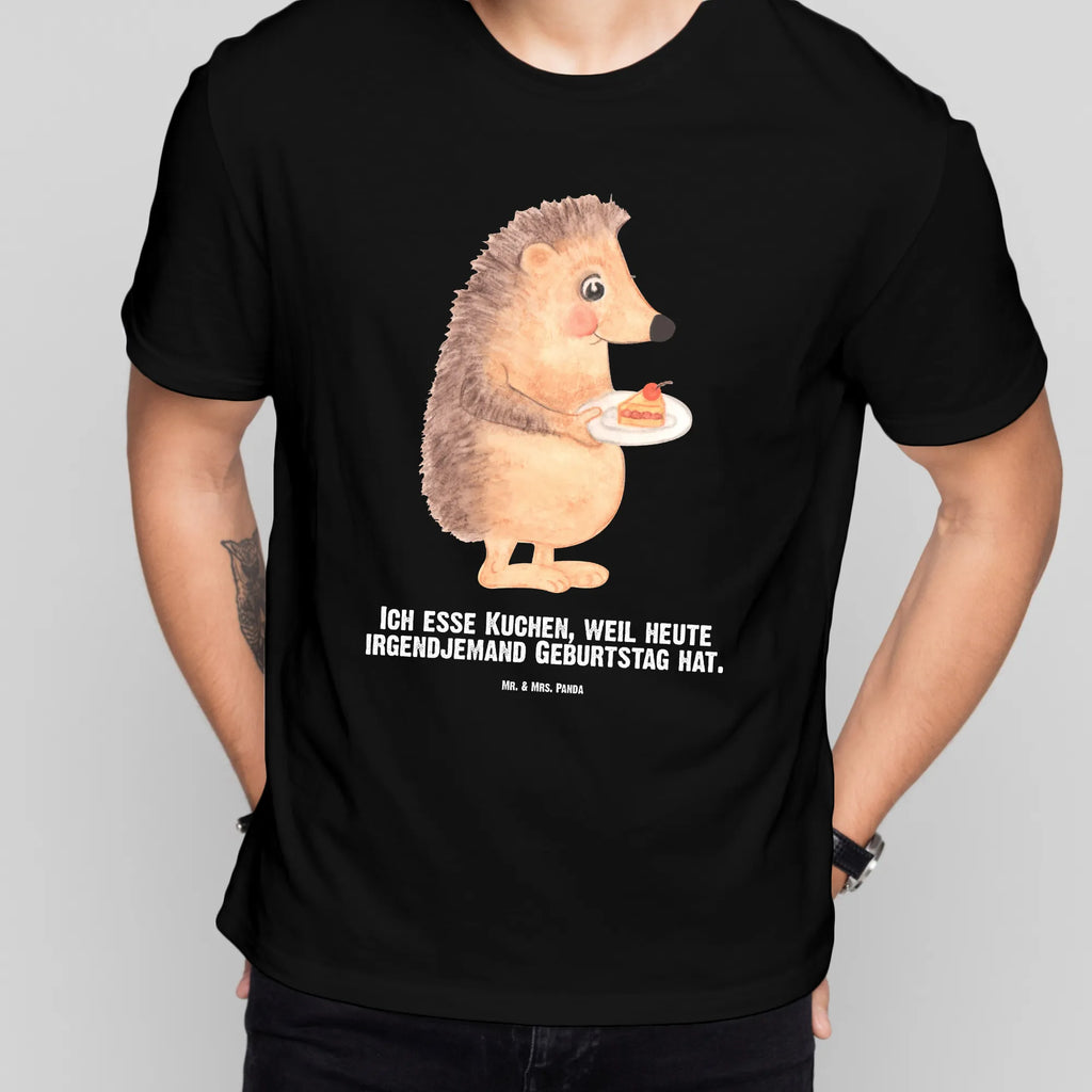 Personalisiertes T-Shirt Igel mit Kuchenstück T-Shirt Personalisiert, T-Shirt mit Namen, T-Shirt mit Aufruck, Männer, Frauen, Wunschtext, Bedrucken, Tiermotive, Gute Laune, lustige Sprüche, Tiere, Igel, Essen Spruch, Kuchen, Backen Geschenk, Kuchen backen, Einladung Party, Geburtstagskuchen, Torte