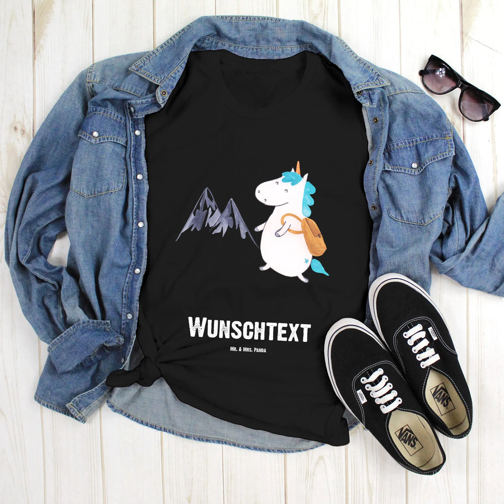 Personalisiertes T-Shirt Einhorn Bergsteiger T-Shirt Personalisiert, T-Shirt mit Namen, T-Shirt mit Aufruck, Männer, Frauen, Wunschtext, Bedrucken, Einhorn, Einhörner, Einhorn Deko, Pegasus, Unicorn, Bergsteiger, Abenteuer, Berge, Abenteurer, Weltenbummler, Weltreise, Reisen, Urlaub, Entdecker