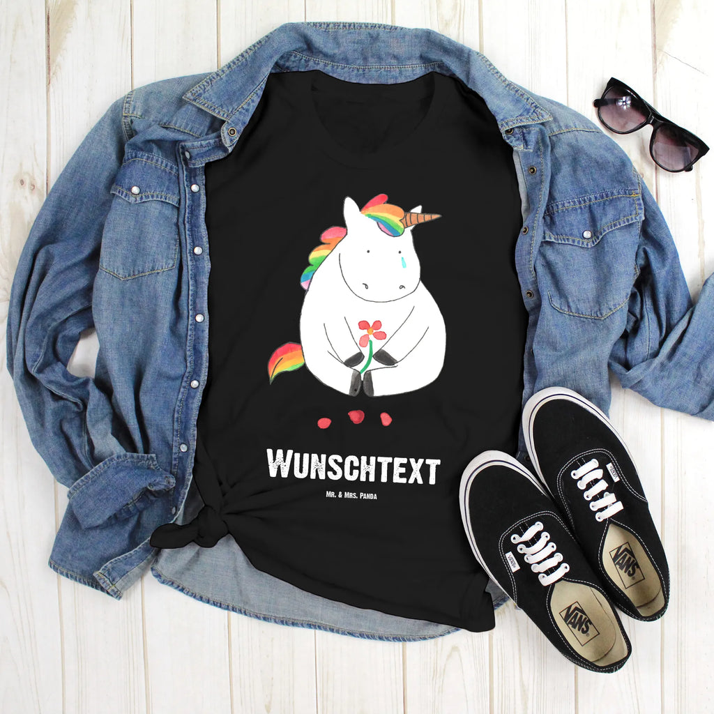 Personalisiertes T-Shirt Einhorn Traurig T-Shirt Personalisiert, T-Shirt mit Namen, T-Shirt mit Aufruck, Männer, Frauen, Wunschtext, Bedrucken, Einhorn, Einhörner, Einhorn Deko, Pegasus, Unicorn, Glitzer, Trösten. Freundschaft, Freunde, Liebe, Trauer, Grußkarte, Blume