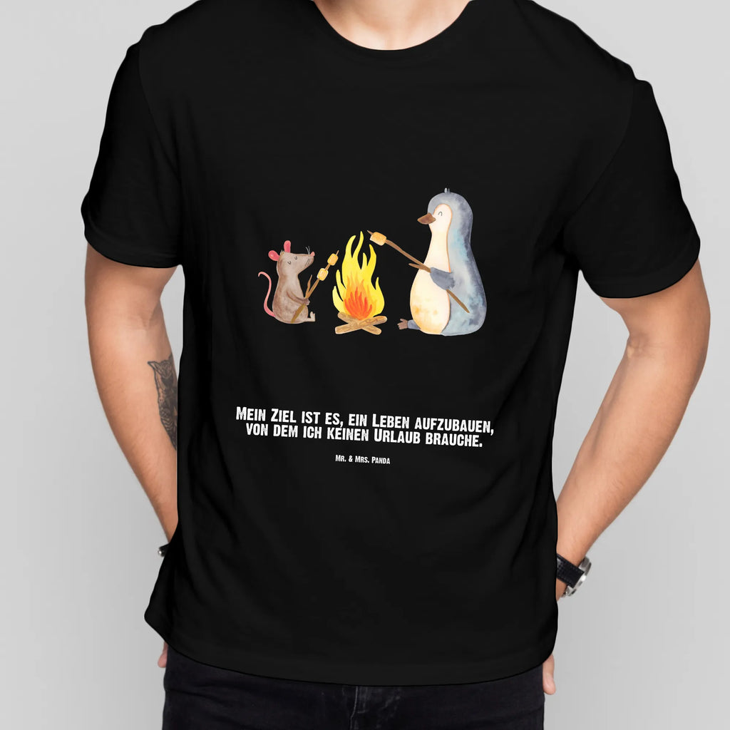 Personalisiertes T-Shirt Pinguin Lagerfeuer T-Shirt Personalisiert, T-Shirt mit Namen, T-Shirt mit Aufruck, Männer, Frauen, Wunschtext, Bedrucken, Pinguin, Maus, Pinguine, Lagerfeuer, Leben, Arbeit, Job, Motivation, Büro, Büroalltag, Lebensspruch, Lebensmotivation, Neustart, Liebe, grillen, Feuer, Marshmallows