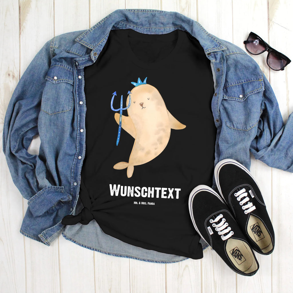 Personalisiertes T-Shirt Sternzeichen Wassermann T-Shirt Personalisiert, T-Shirt mit Namen, T-Shirt mit Aufruck, Männer, Frauen, Wunschtext, Bedrucken, Tierkreiszeichen, Sternzeichen, Horoskop, Astrologie, Aszendent, Meermann, Nix, Wassermann Geschenk, Wassermann Sternzeichen, Geschenk Januar, Geschenk Februar, Geburtstag Januar, Geburtstag Februar, Meer Geschenk