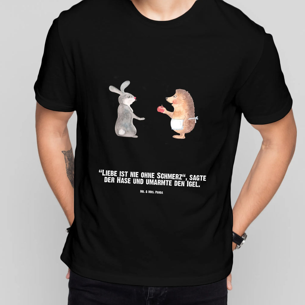 Personalisiertes T-Shirt Liebe ist nie ohne Schmerz T-Shirt Personalisiert, T-Shirt mit Namen, T-Shirt mit Aufruck, Männer, Frauen, Wunschtext, Bedrucken, Tiermotive, Gute Laune, lustige Sprüche, Tiere, Igel und Hase, Igel, Hase, Liebe Spruch, Liebeskummer Geschenk, Herzschmerz, Trösten, Trennungsschmerz, Spruch romantisch