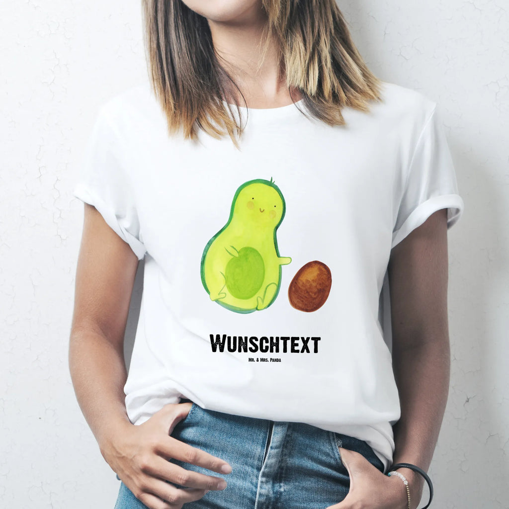 Personalisiertes T-Shirt Avocado rollt Kern T-Shirt Personalisiert, T-Shirt mit Namen, T-Shirt mit Aufruck, Männer, Frauen, Wunschtext, Bedrucken, Avocado, Veggie, Vegan, Gesund, Avocados, Schwanger, Geburt, Geburtstag, Säugling, Kind, erstes Kind, zur Geburt, Schwangerschaft, Babyparty, Baby, große Liebe, Liebe, Love