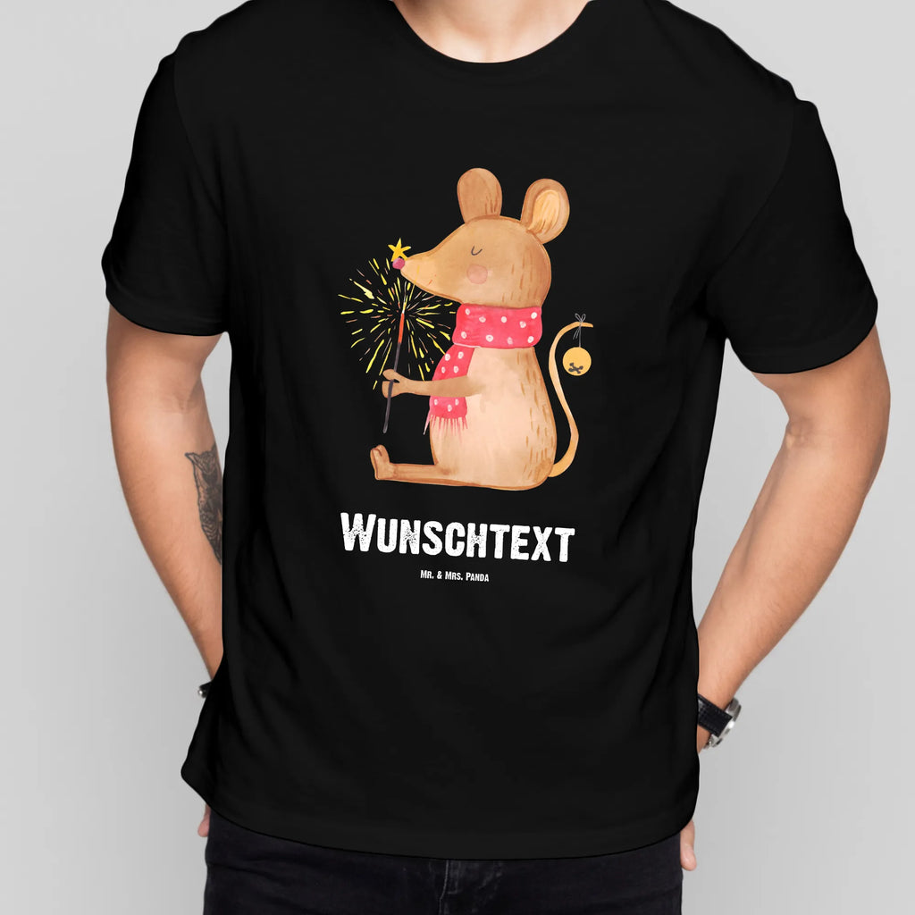 Personalisiertes T-Shirt Weihnachtsmaus T-Shirt Personalisiert, T-Shirt mit Namen, T-Shirt mit Aufruck, Männer, Frauen, Wunschtext, Bedrucken, Winter, Weihnachten, Weihnachtsdeko, Nikolaus, Advent, Heiligabend, Wintermotiv, Frohe Weihnachten, Weihnachtsgruß, Weihnachtsmotiv, Maus, Mäuschen, Weihnachtswunder