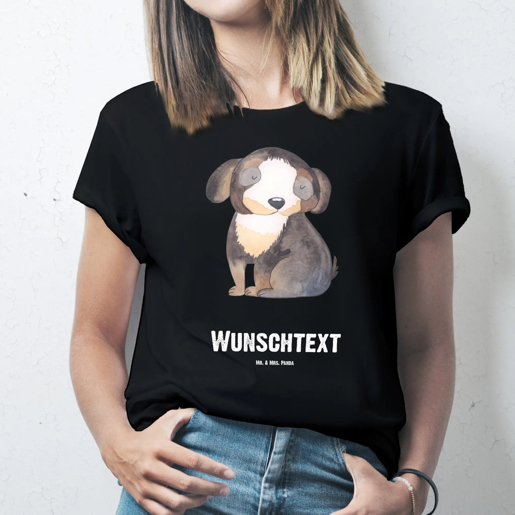 Personalisiertes T-Shirt Hund entspannt T-Shirt Personalisiert, T-Shirt mit Namen, T-Shirt mit Aufruck, Männer, Frauen, Wunschtext, Bedrucken, Hund, Hundemotiv, Haustier, Hunderasse, Tierliebhaber, Hundebesitzer, Sprüche, schwarzer Hund, Hundeliebe, Liebe, Hundeglück