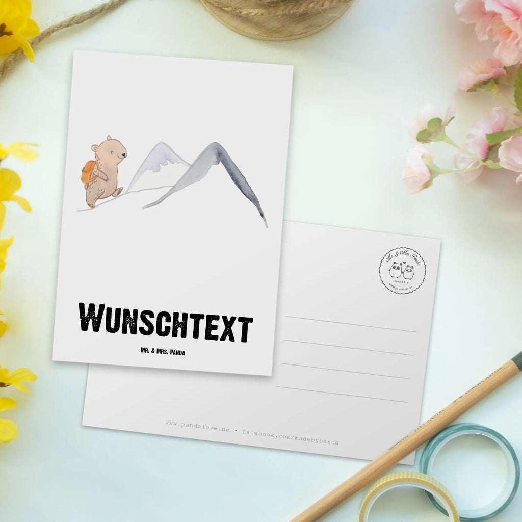 Personalisierte Postkarte Bär Bergsteigen Postkarte mit Namen, Postkarte bedrucken, Postkarte mit Wunschtext, Postkarte personalisierbar, Geschenkkarte mit Namen, Grußkarte mit Namen, Karte mit Namen, Einladung mit Namen, Ansichtskarte mit Namen, Geschenkkarte mit Wunschtext, Grußkarte mit Wunschtext, Karte mit Wunschtext, Einladung mit Wunschtext, Ansichtskarte mit Wunschtext, Geschenk, Sport, Sportart, Hobby, Schenken, Danke, Dankeschön, Auszeichnung, Gewinn, Sportler, Bergsteigen, wandern, Bergsport, Trekking, Alpinismus, Alpinwandern