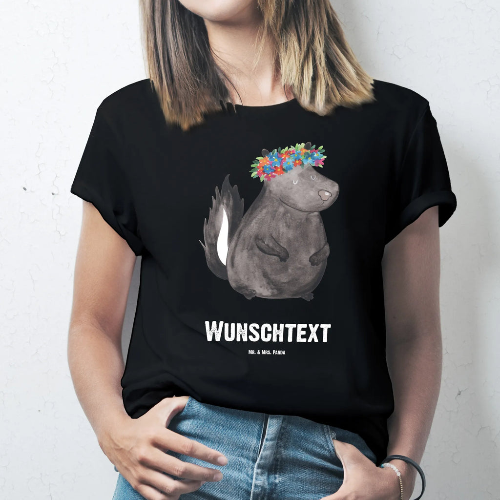 Personalisiertes T-Shirt Stinktier Blumenmaedchen T-Shirt Personalisiert, T-Shirt mit Namen, T-Shirt mit Aufruck, Männer, Frauen, Wunschtext, Bedrucken, Stinktier, Skunk, Wildtier, Raubtier, Stinker, Stinki, Yoga, Namaste