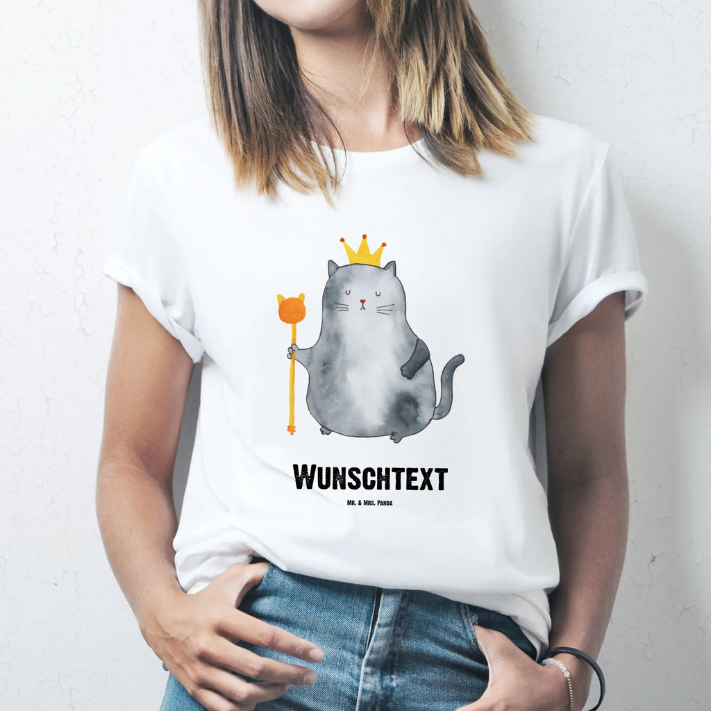 Personalisiertes T-Shirt Katzen Koenig T-Shirt Personalisiert, T-Shirt mit Namen, T-Shirt mit Aufruck, Männer, Frauen, Katze, Katzenmotiv, Katzenfan, Katzendeko, Katzenfreund, Katzenliebhaber, Katzenprodukte, Katzenartikel, Katzenaccessoires, Katzensouvenirs, Katzenliebhaberprodukte, Katzenmotive, Katzen, Kater, Mietze, Cat, Cats, Katzenhalter, Katzenbesitzerin, Haustier, König, Königin, Queen, Familie, Mietzhaus, Wohnung, erste eigenen Wohnung, Umzug, Einzug