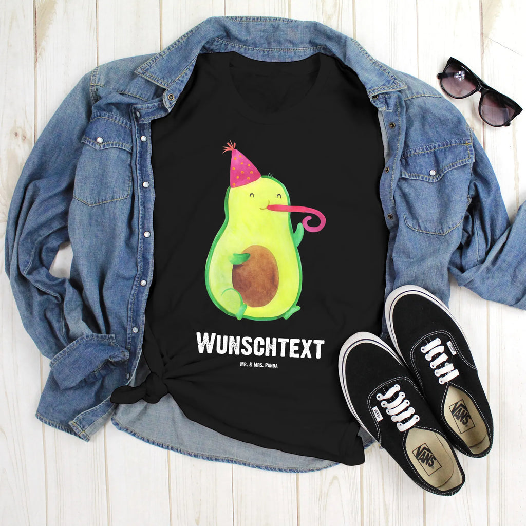 Personalisiertes T-Shirt Avocado Feier T-Shirt Personalisiert, T-Shirt mit Namen, T-Shirt mit Aufruck, Männer, Frauen, Wunschtext, Bedrucken, Avocado, Veggie, Vegan, Gesund, Party, Feierlichkeit, Feier, Fete, Geburtstag, Gute Laune, Tröte