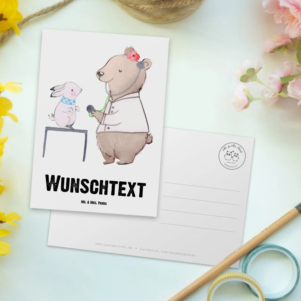 Personalisierte Postkarte Tierärztin mit Herz Postkarte mit Namen, Postkarte bedrucken, Postkarte mit Wunschtext, Postkarte personalisierbar, Geschenkkarte mit Namen, Grußkarte mit Namen, Karte mit Namen, Einladung mit Namen, Ansichtskarte mit Namen, Geschenkkarte mit Wunschtext, Grußkarte mit Wunschtext, Karte mit Wunschtext, Einladung mit Wunschtext, Ansichtskarte mit Wunschtext, Beruf, Ausbildung, Jubiläum, Abschied, Rente, Kollege, Kollegin, Geschenk, Schenken, Arbeitskollege, Mitarbeiter, Firma, Danke, Dankeschön