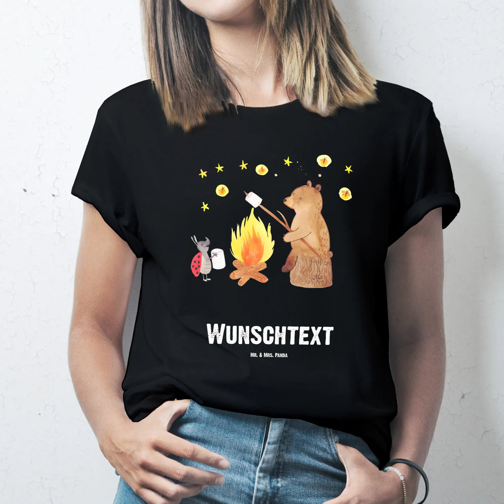 Personalisiertes T-Shirt Bär & Marienkäfer Lagerfeuer T-Shirt Personalisiert, T-Shirt mit Namen, T-Shirt mit Aufruck, Männer, Frauen, Wunschtext, Bedrucken, Bär, Teddy, Teddybär, Lagerfeuer