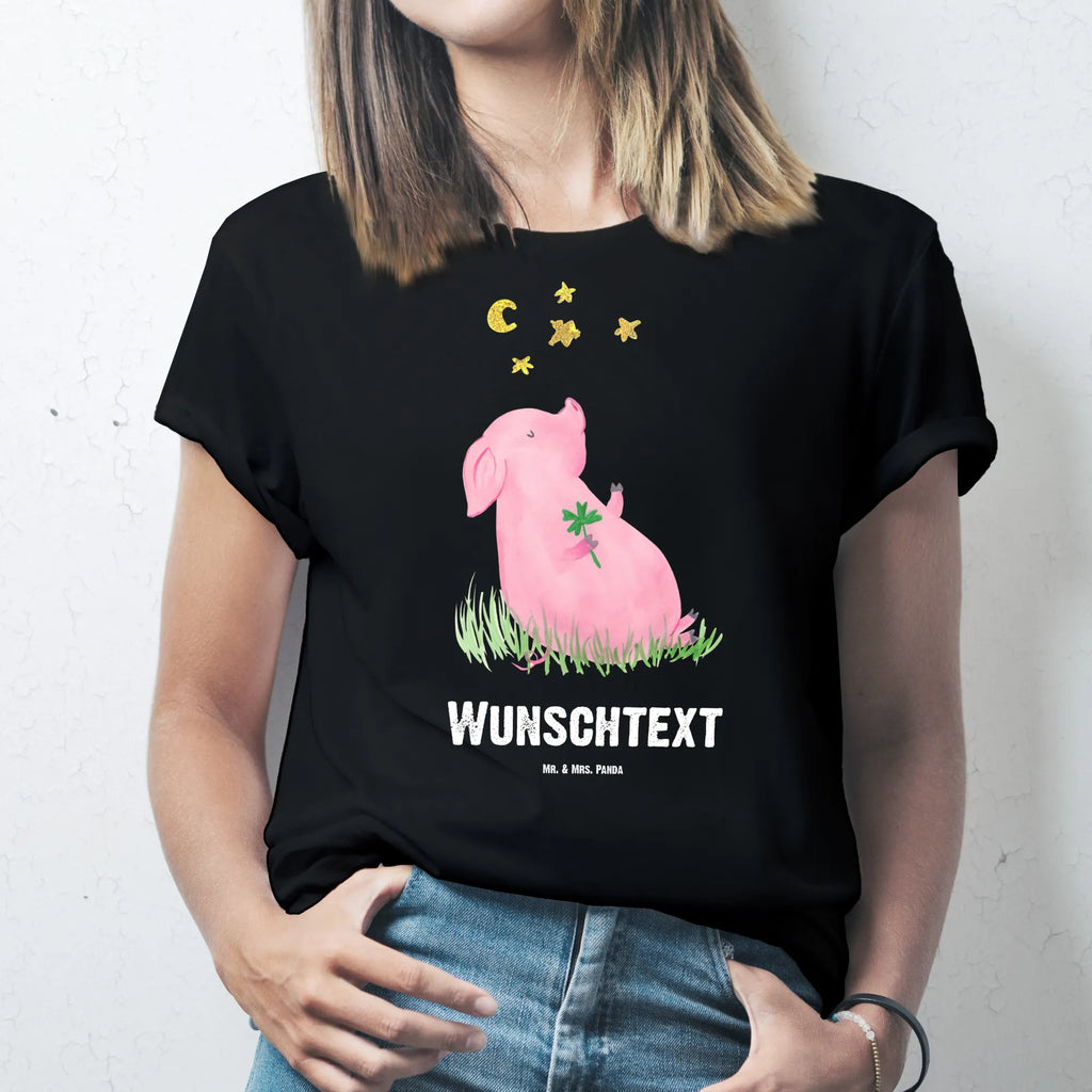 Personalisiertes T-Shirt Glücksschwein T-Shirt Personalisiert, T-Shirt mit Namen, T-Shirt mit Aufruck, Männer, Frauen, Wunschtext, Bedrucken, Tiermotive, Gute Laune, lustige Sprüche, Tiere, Glücksschwein. Glück, Schwein, Schweinchen, Sterne, Sernchen, Ziele, Träume, Motivation, Glücksbringer