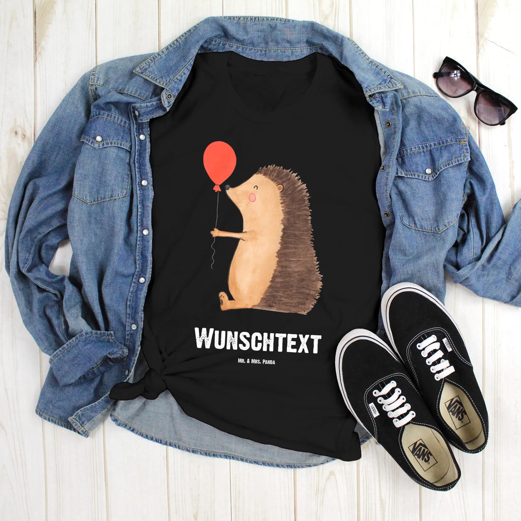 Personalisiertes T-Shirt Igel mit Luftballon T-Shirt Personalisiert, T-Shirt mit Namen, T-Shirt mit Aufruck, Männer, Frauen, Wunschtext, Bedrucken, Tiermotive, Gute Laune, lustige Sprüche, Tiere, Igel, Geburtstag, Herzlichen Glückwunsch, Glückwunsch, Geburtstagskind, Ballon, Happy Birthday