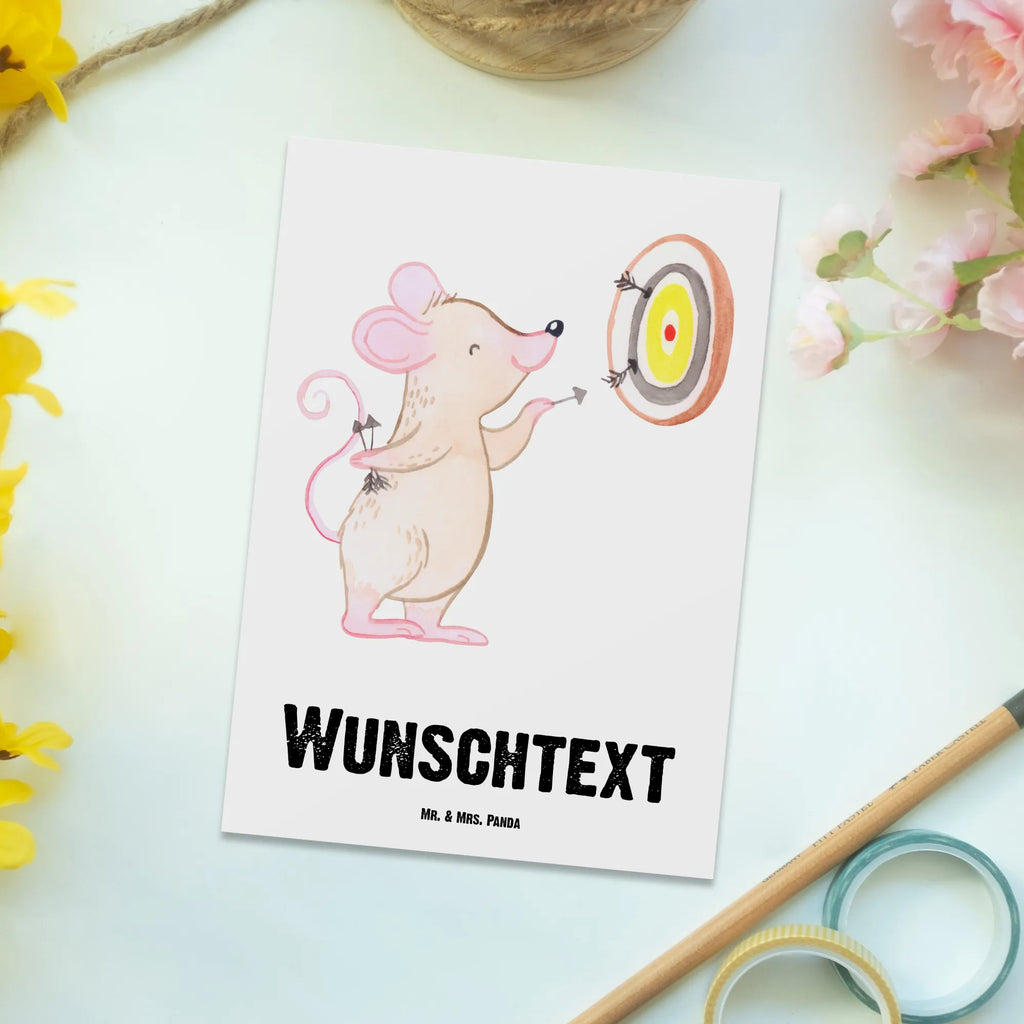 Personalisierte Postkarte Maus Dart spielen Postkarte mit Namen, Postkarte bedrucken, Postkarte mit Wunschtext, Postkarte personalisierbar, Geschenkkarte mit Namen, Grußkarte mit Namen, Karte mit Namen, Einladung mit Namen, Ansichtskarte mit Namen, Geschenkkarte mit Wunschtext, Grußkarte mit Wunschtext, Karte mit Wunschtext, Einladung mit Wunschtext, Ansichtskarte mit Wunschtext, Geschenk, Sport, Sportart, Hobby, Schenken, Danke, Dankeschön, Auszeichnung, Gewinn, Sportler, Dart spielen, Darten, Darts, Dart Turnier