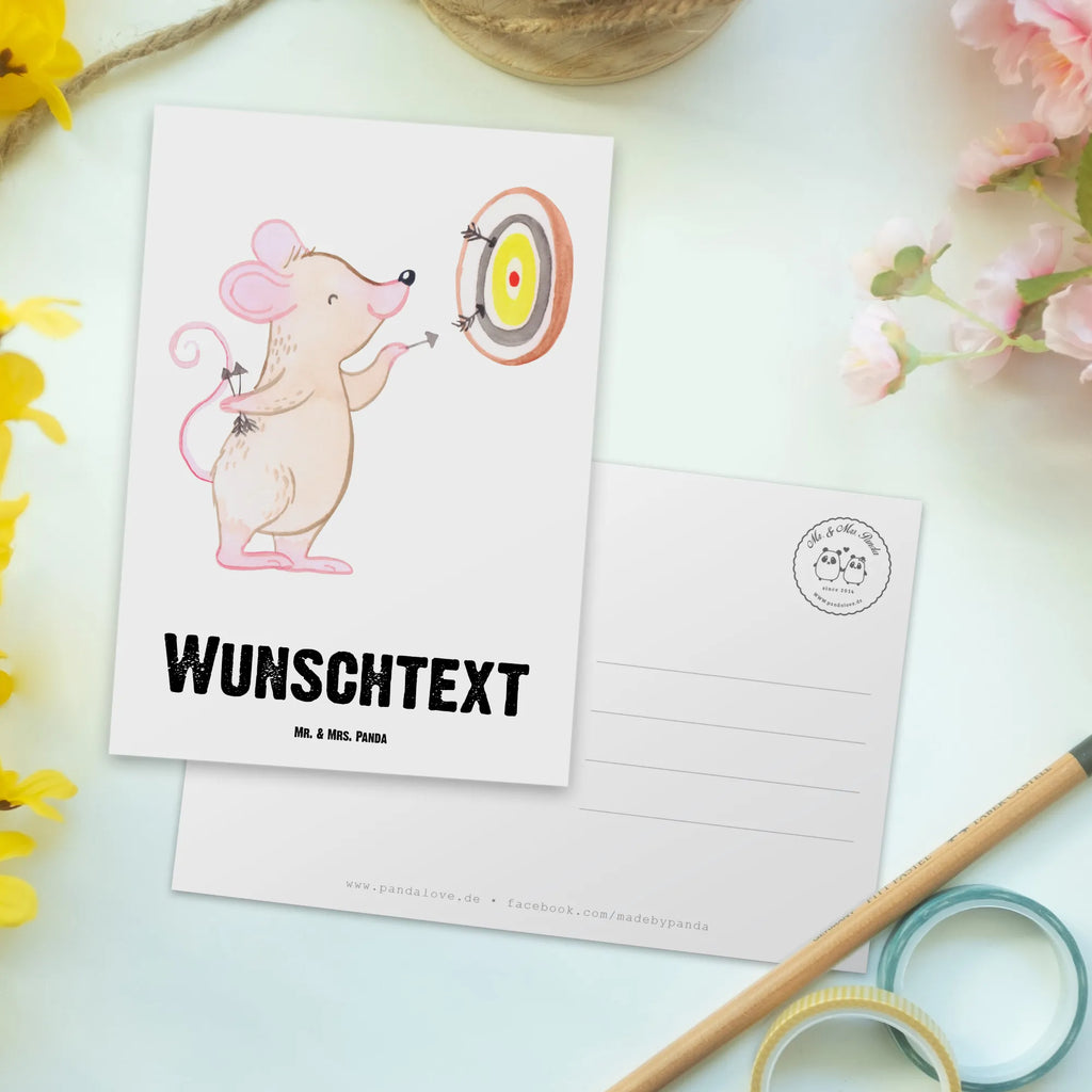 Personalisierte Postkarte Maus Dart spielen Postkarte mit Namen, Postkarte bedrucken, Postkarte mit Wunschtext, Postkarte personalisierbar, Geschenkkarte mit Namen, Grußkarte mit Namen, Karte mit Namen, Einladung mit Namen, Ansichtskarte mit Namen, Geschenkkarte mit Wunschtext, Grußkarte mit Wunschtext, Karte mit Wunschtext, Einladung mit Wunschtext, Ansichtskarte mit Wunschtext, Geschenk, Sport, Sportart, Hobby, Schenken, Danke, Dankeschön, Auszeichnung, Gewinn, Sportler, Dart spielen, Darten, Darts, Dart Turnier