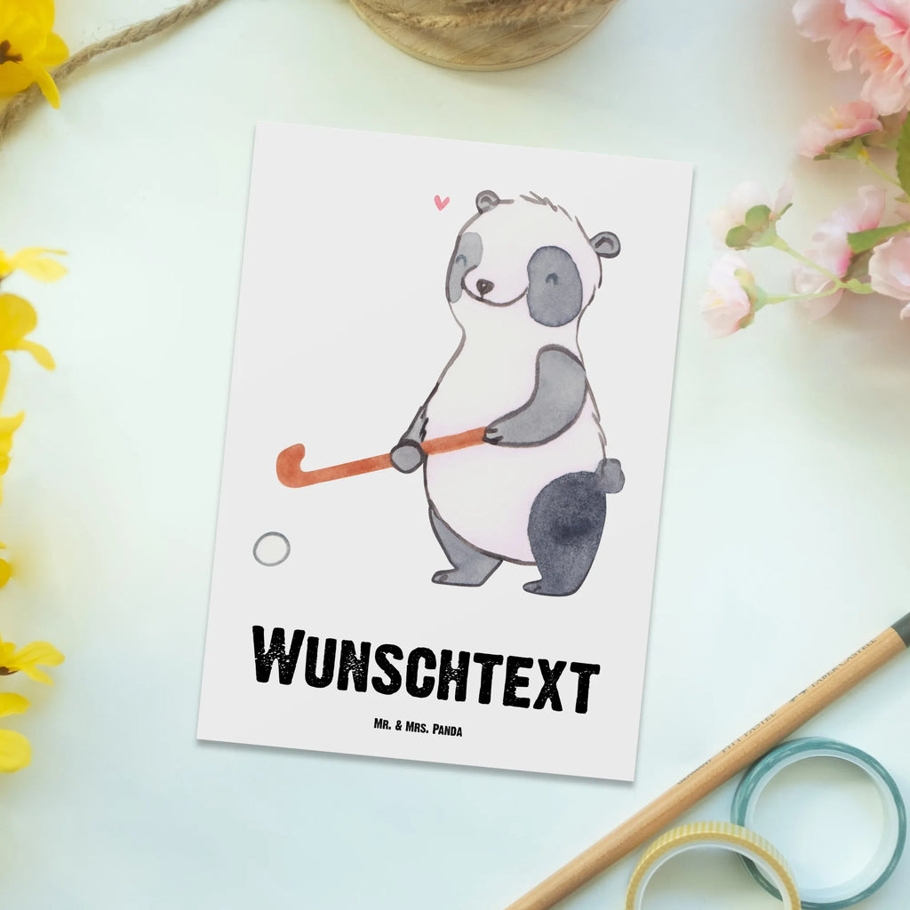 Personalisierte Postkarte Panda Hockey spielen Postkarte mit Namen, Postkarte bedrucken, Postkarte mit Wunschtext, Postkarte personalisierbar, Geschenkkarte mit Namen, Grußkarte mit Namen, Karte mit Namen, Einladung mit Namen, Ansichtskarte mit Namen, Geschenkkarte mit Wunschtext, Grußkarte mit Wunschtext, Karte mit Wunschtext, Einladung mit Wunschtext, Ansichtskarte mit Wunschtext, Geschenk, Sport, Sportart, Hobby, Schenken, Danke, Dankeschön, Auszeichnung, Gewinn, Sportler, Hockey spielen, Feldhockey, Hockeyschläger, Hockey Verein