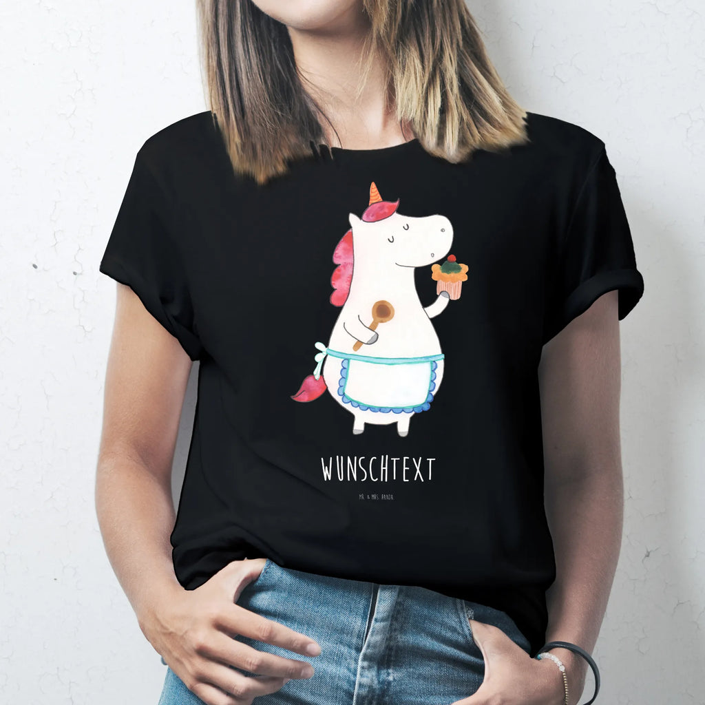 Personalisiertes T-Shirt Einhorn Küchenfee T-Shirt Personalisiert, T-Shirt mit Namen, T-Shirt mit Aufruck, Männer, Frauen, Wunschtext, Bedrucken, Einhorn, Einhörner, Einhorn Deko, Pegasus, Unicorn, backen, Muffin, Motivation, Träumer, träumen, Bäckerin, Hobbykoch, Koch, Torte, Kuchen