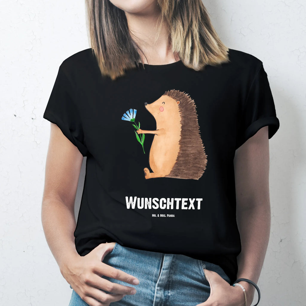 Personalisiertes T-Shirt Igel mit Blume T-Shirt Personalisiert, T-Shirt mit Namen, T-Shirt mit Aufruck, Männer, Frauen, Wunschtext, Bedrucken, Tiermotive, Gute Laune, lustige Sprüche, Tiere, Igel, Gute Besserung, Genesungswünsche, Krankheit, Krankenhaus, krank, Besuch