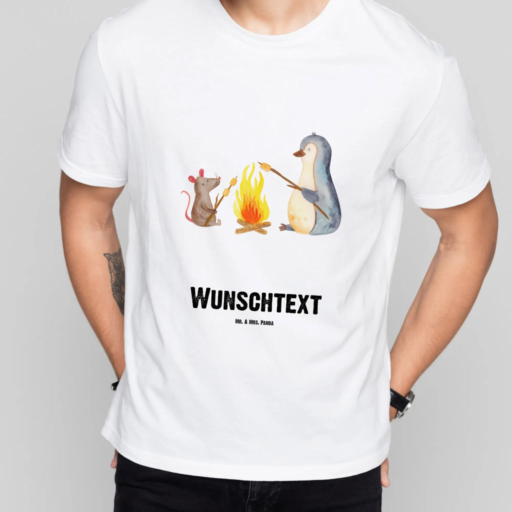 Personalisiertes T-Shirt Pinguin Lagerfeuer T-Shirt Personalisiert, T-Shirt mit Namen, T-Shirt mit Aufruck, Männer, Frauen, Wunschtext, Bedrucken, Pinguin, Maus, Pinguine, Lagerfeuer, Leben, Arbeit, Job, Motivation, Büro, Büroalltag, Lebensspruch, Lebensmotivation, Neustart, Liebe, grillen, Feuer, Marshmallows