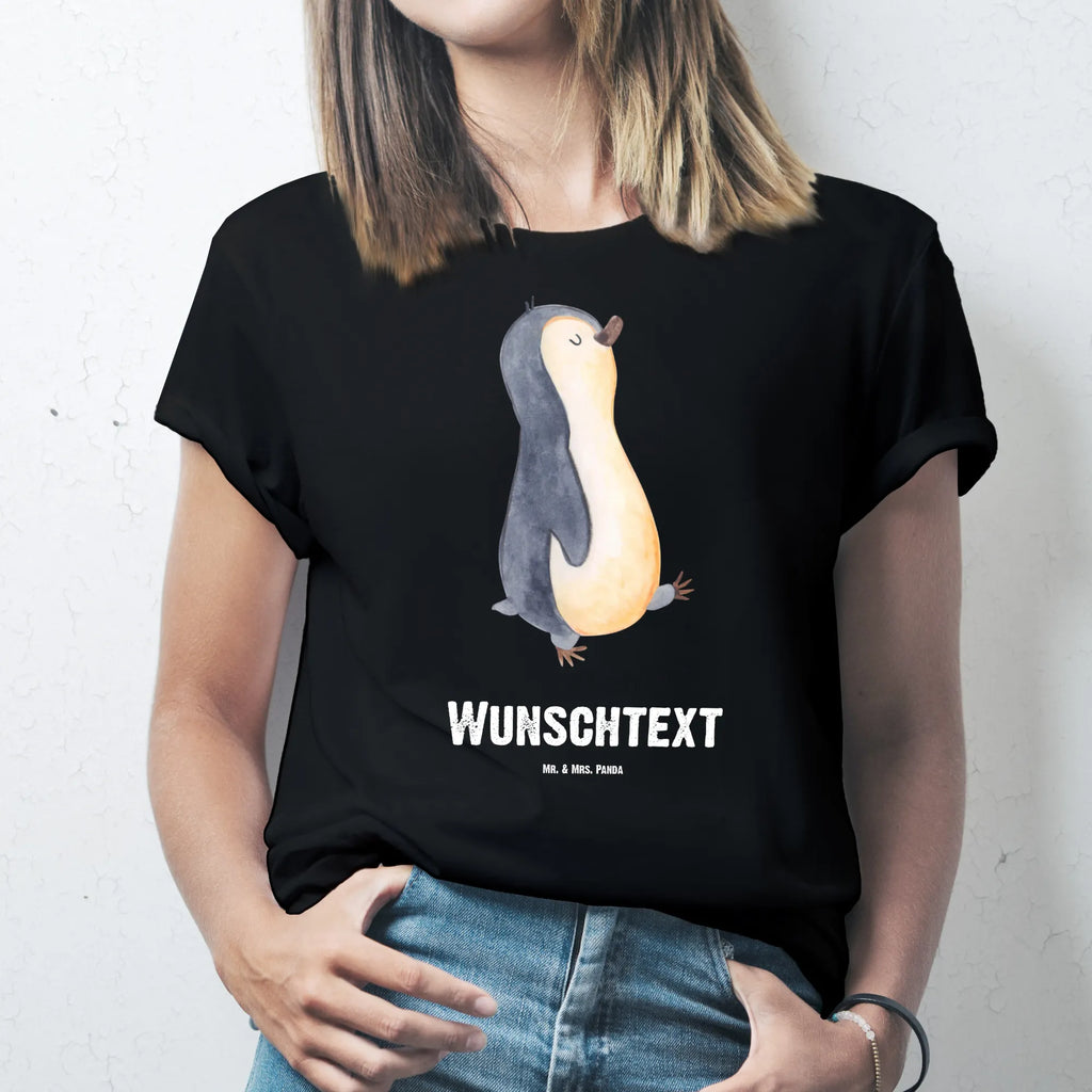 Personalisiertes T-Shirt Pinguin marschierend T-Shirt Personalisiert, T-Shirt mit Namen, T-Shirt mit Aufruck, Männer, Frauen, Wunschtext, Bedrucken, Pinguin, Pinguine, Frühaufsteher, Langschläfer, Bruder, Schwester, Familie