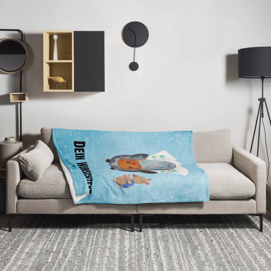 Personalisierte Decke Pinguin & Maus Wanderer Personalisierte Decke, Decke mit Namen, Kuscheldecke mit Namen, Decke bedrucken, Kuscheldecke bedrucken, Pinguin, Pinguine, Abenteurer, Abenteuer, Roadtrip, Ausflug, Wanderlust, wandern