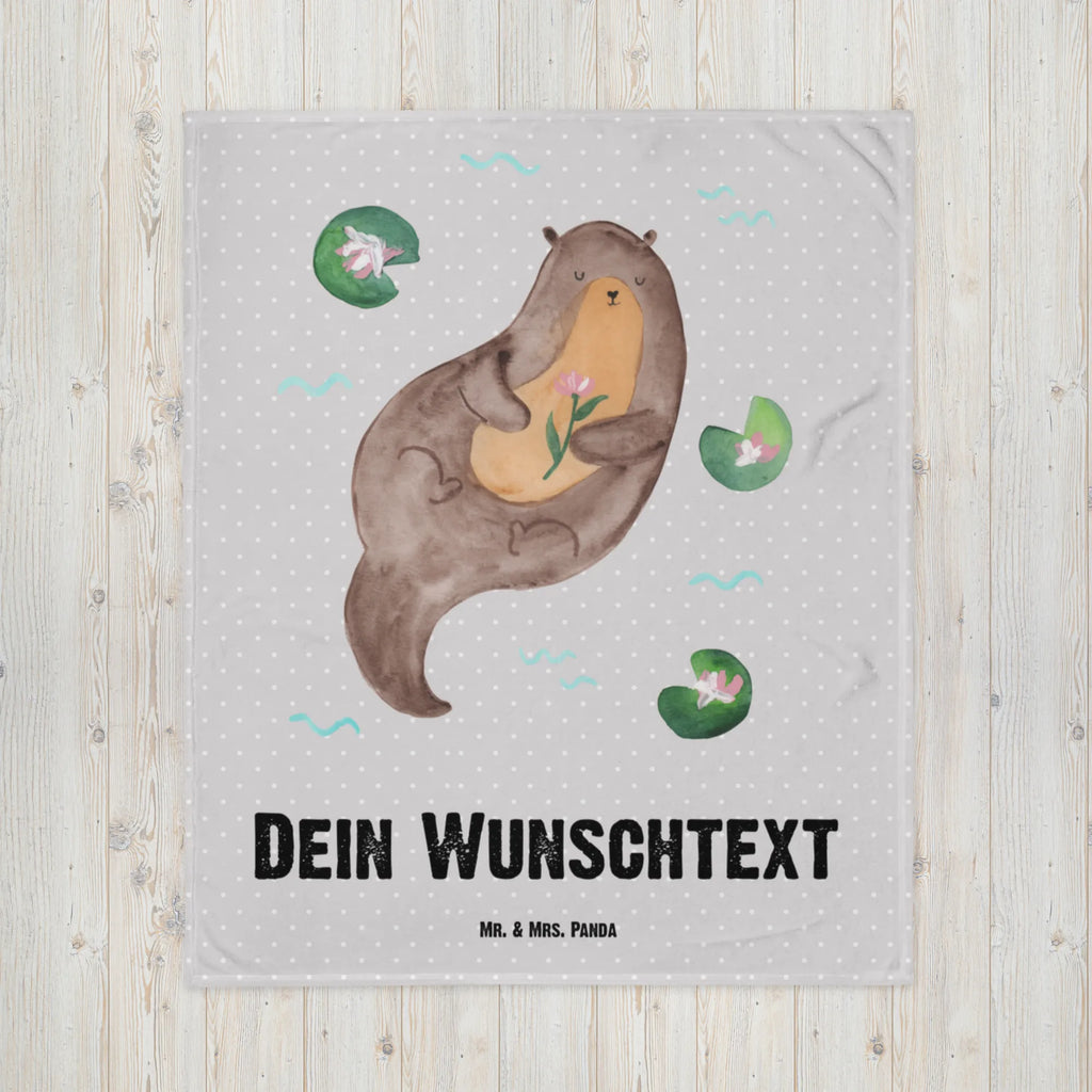 Personalisierte Decke Otter mit Seerose Personalisierte Decke, Decke mit Namen, Kuscheldecke mit Namen, Decke bedrucken, Kuscheldecke bedrucken, Otter, Fischotter, Seeotter, Otter Seeotter See Otter