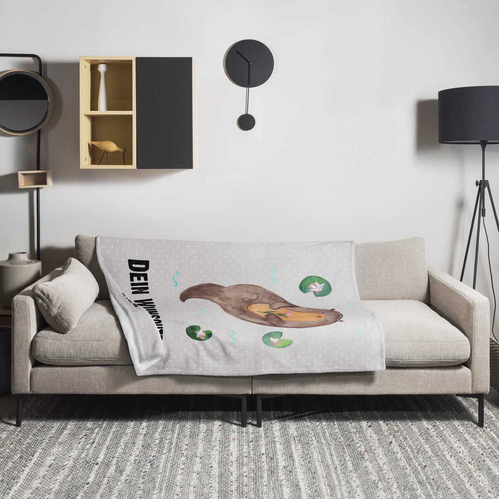 Personalisierte Decke Otter mit Seerose Personalisierte Decke, Decke mit Namen, Kuscheldecke mit Namen, Decke bedrucken, Kuscheldecke bedrucken, Otter, Fischotter, Seeotter, Otter Seeotter See Otter