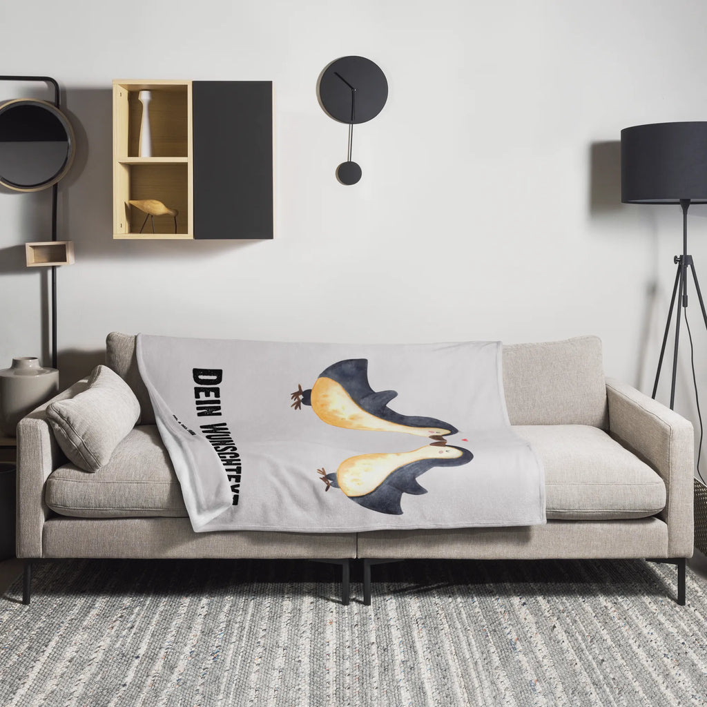 Personalisierte Decke Pinguin Liebe Personalisierte Decke, Decke mit Namen, Kuscheldecke mit Namen, Decke bedrucken, Kuscheldecke bedrucken, Liebe, Partner, Freund, Freundin, Ehemann, Ehefrau, Heiraten, Verlobung, Heiratsantrag, Liebesgeschenk, Jahrestag, Hocheitstag, Pinguin, Pinguine, Pinguin Paar, Pinguinpaar, Pinguin Liebe, Paar, Pärchen. Liebespaar, Liebesbeweis, Liebesspruch, Hochzeitstag, Geschenk Freund, Geschenk Freundin, Verlobte, Verlobter, Love, Geschenk Hochzeitstag, Geschenkidee, Hochzeit, Gastgeschenk