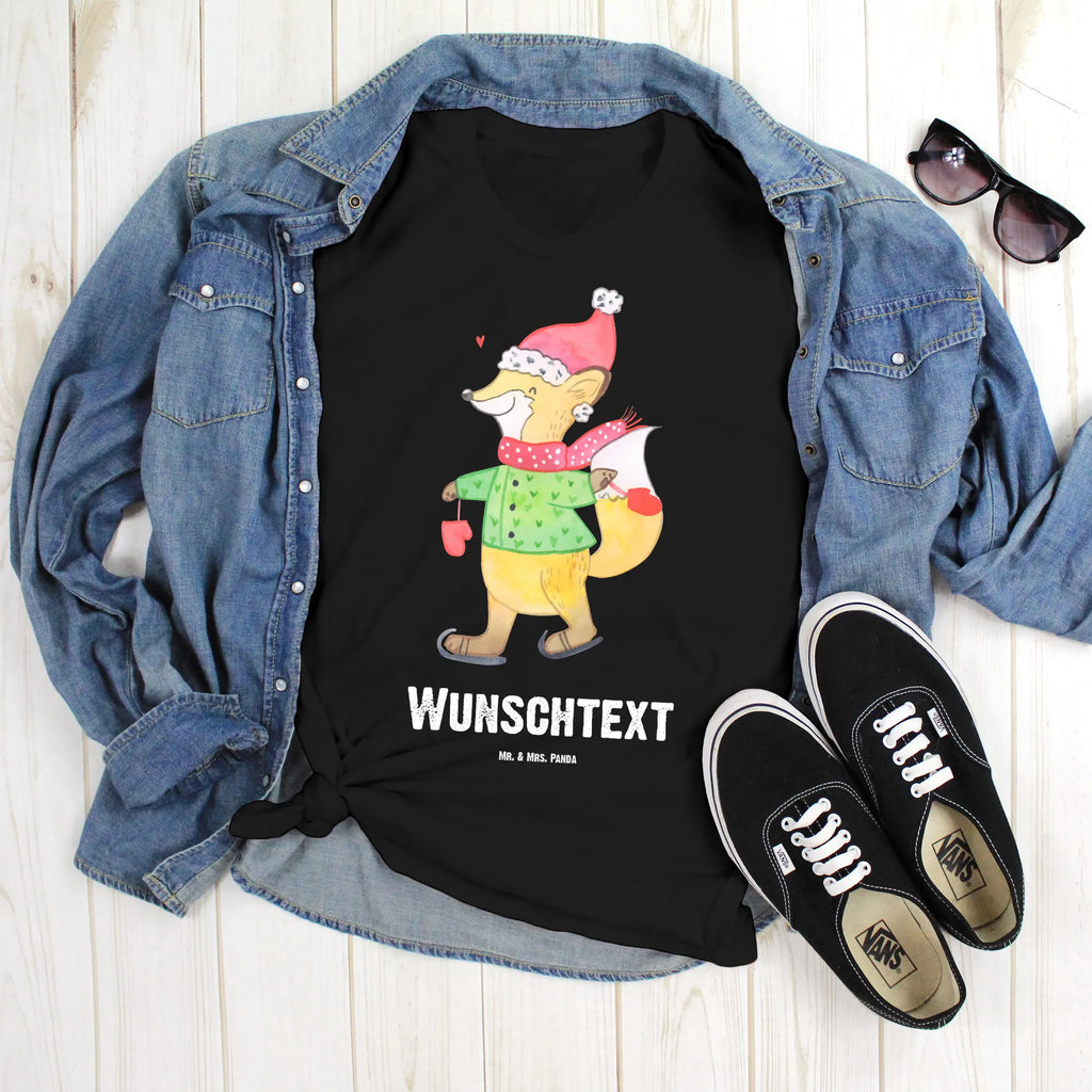 Personalisiertes T-Shirt Fuchs  Schlittschuhe T-Shirt Personalisiert, T-Shirt mit Namen, T-Shirt mit Aufruck, Männer, Frauen, Wunschtext, Bedrucken, Winter, Weihnachten, Weihnachtsdeko, Nikolaus, Advent, Heiligabend, Wintermotiv, Weihnachtsmann, Weihnachtstage, Weihnachtsbaum, Tannenbaum, Weihnachtszeit