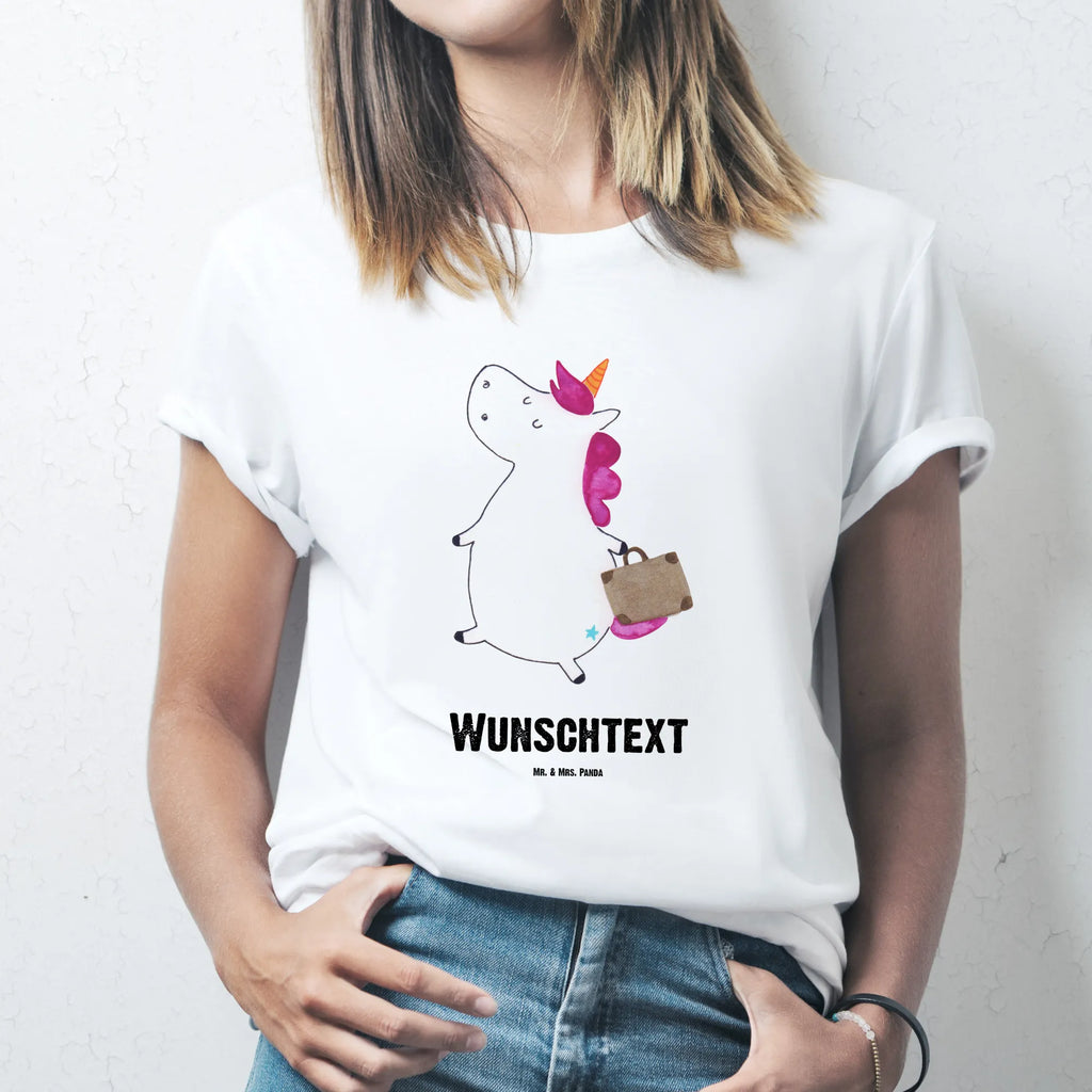 Personalisiertes T-Shirt Einhorn Koffer T-Shirt Personalisiert, T-Shirt mit Namen, T-Shirt mit Aufruck, Männer, Frauen, Wunschtext, Bedrucken, Einhorn, Einhörner, Einhorn Deko, Pegasus, Unicorn, unicorn, Koffer, Verreisen, Reise, Gepäck, Abenteuer, Erwachsen, Kind, albern, Spaß, lustig, witzig