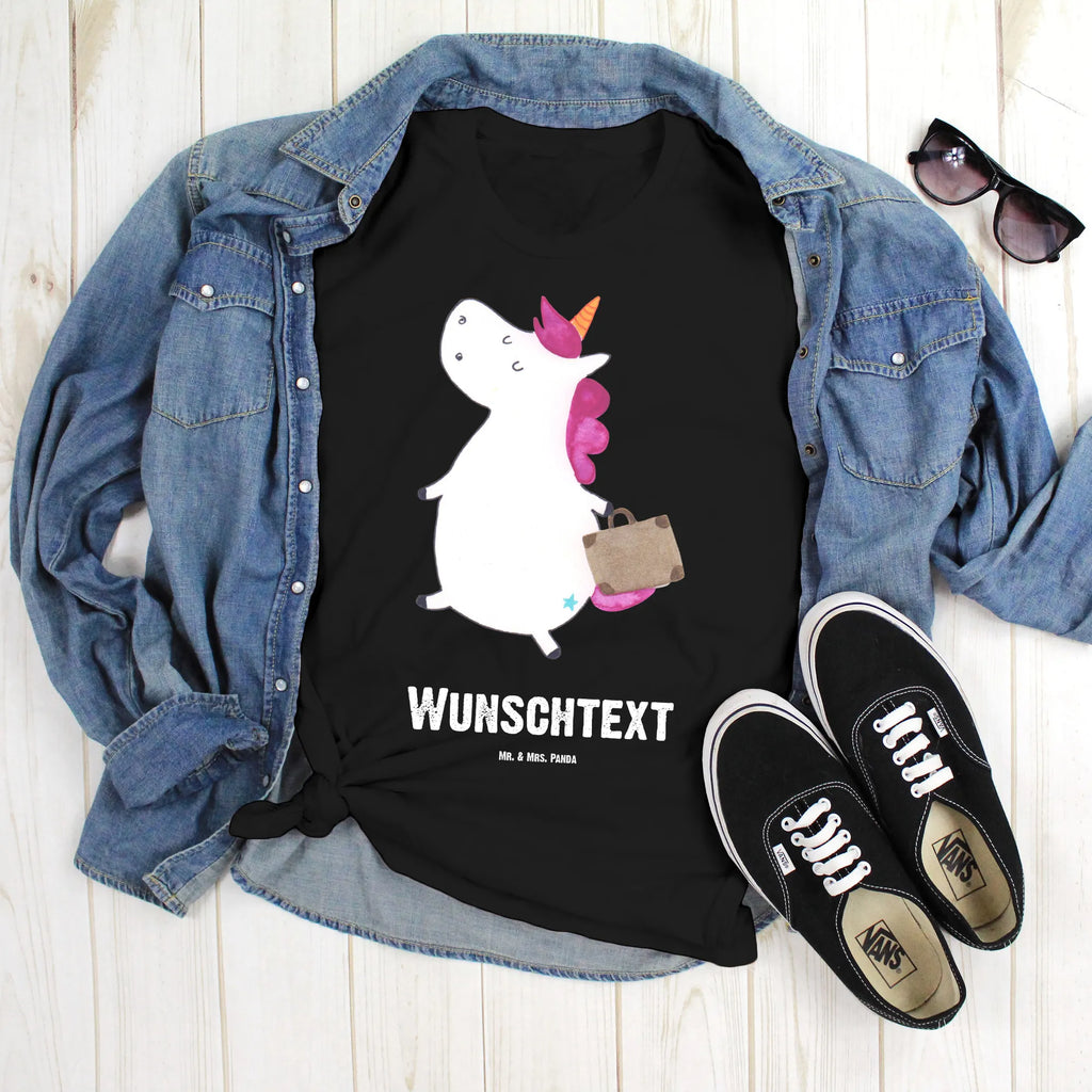 Personalisiertes T-Shirt Einhorn Koffer T-Shirt Personalisiert, T-Shirt mit Namen, T-Shirt mit Aufruck, Männer, Frauen, Wunschtext, Bedrucken, Einhorn, Einhörner, Einhorn Deko, Pegasus, Unicorn, unicorn, Koffer, Verreisen, Reise, Gepäck, Abenteuer, Erwachsen, Kind, albern, Spaß, lustig, witzig