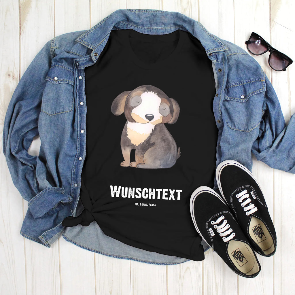 Personalisiertes T-Shirt Hund entspannt T-Shirt Personalisiert, T-Shirt mit Namen, T-Shirt mit Aufruck, Männer, Frauen, Wunschtext, Bedrucken, Hund, Hundemotiv, Haustier, Hunderasse, Tierliebhaber, Hundebesitzer, Sprüche, schwarzer Hund, Hundeliebe, Liebe, Hundeglück