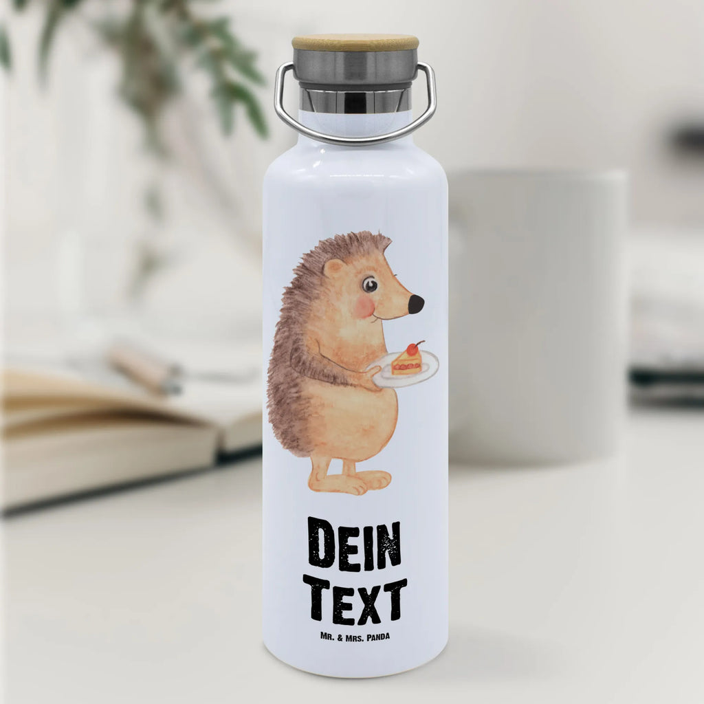 Personalisierte Trinkflasche Igel mit Kuchenstück Personalisierte Trinkflasche, Trinkflasche mit Namen, Trinkflasche bedrucken, Flasche personalisiert, Trinkflasch mit Aufdruck, Trinkflasche Werbegeschenk, Namensaufdruck Trinkflasche, Sportflasche personalisiert, Trinkflasche Sport, Tiermotive, Gute Laune, lustige Sprüche, Tiere, Igel, Essen Spruch, Kuchen, Backen Geschenk, Kuchen backen, Einladung Party, Geburtstagskuchen, Torte