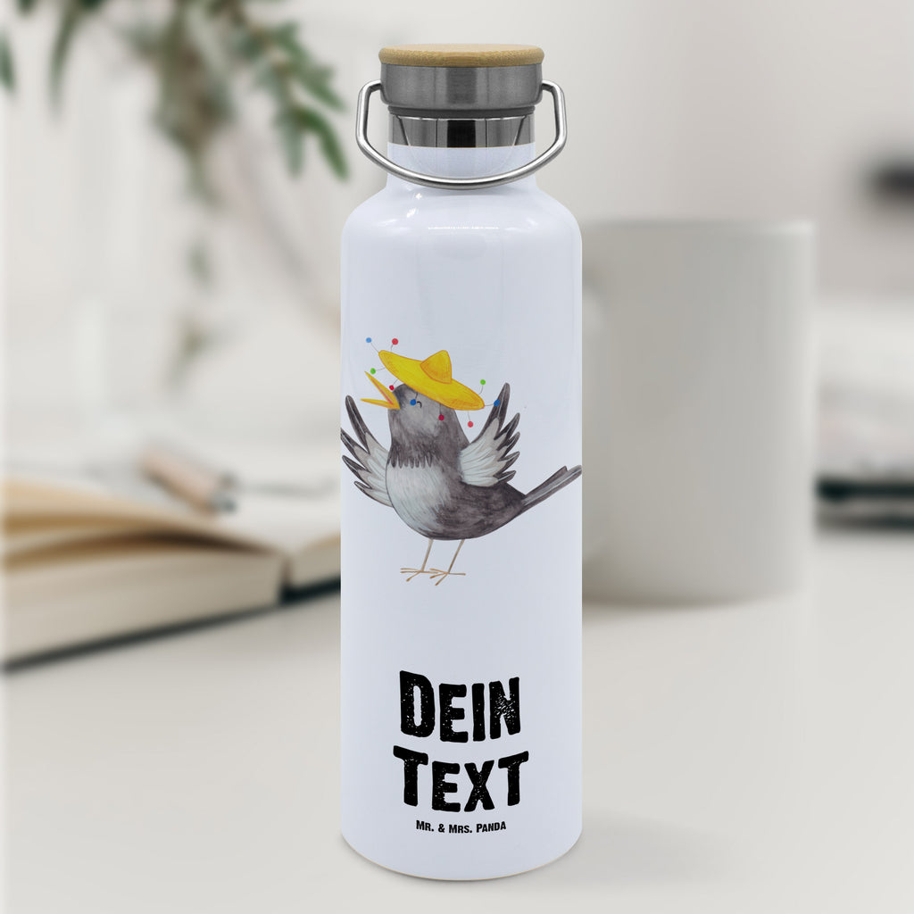 Personalisierte Trinkflasche Rabe mit Sombrero Personalisierte Trinkflasche, Trinkflasche mit Namen, Trinkflasche bedrucken, Flasche personalisiert, Trinkflasch mit Aufdruck, Trinkflasche Werbegeschenk, Namensaufdruck Trinkflasche, Sportflasche personalisiert, Trinkflasche Sport, Tiermotive, Gute Laune, lustige Sprüche, Tiere, Rabe, Vogel, Vögel, Spruch positiv, fröhlich sein, glücklich sein, Glück Spruch, froh, Elster, Motivation