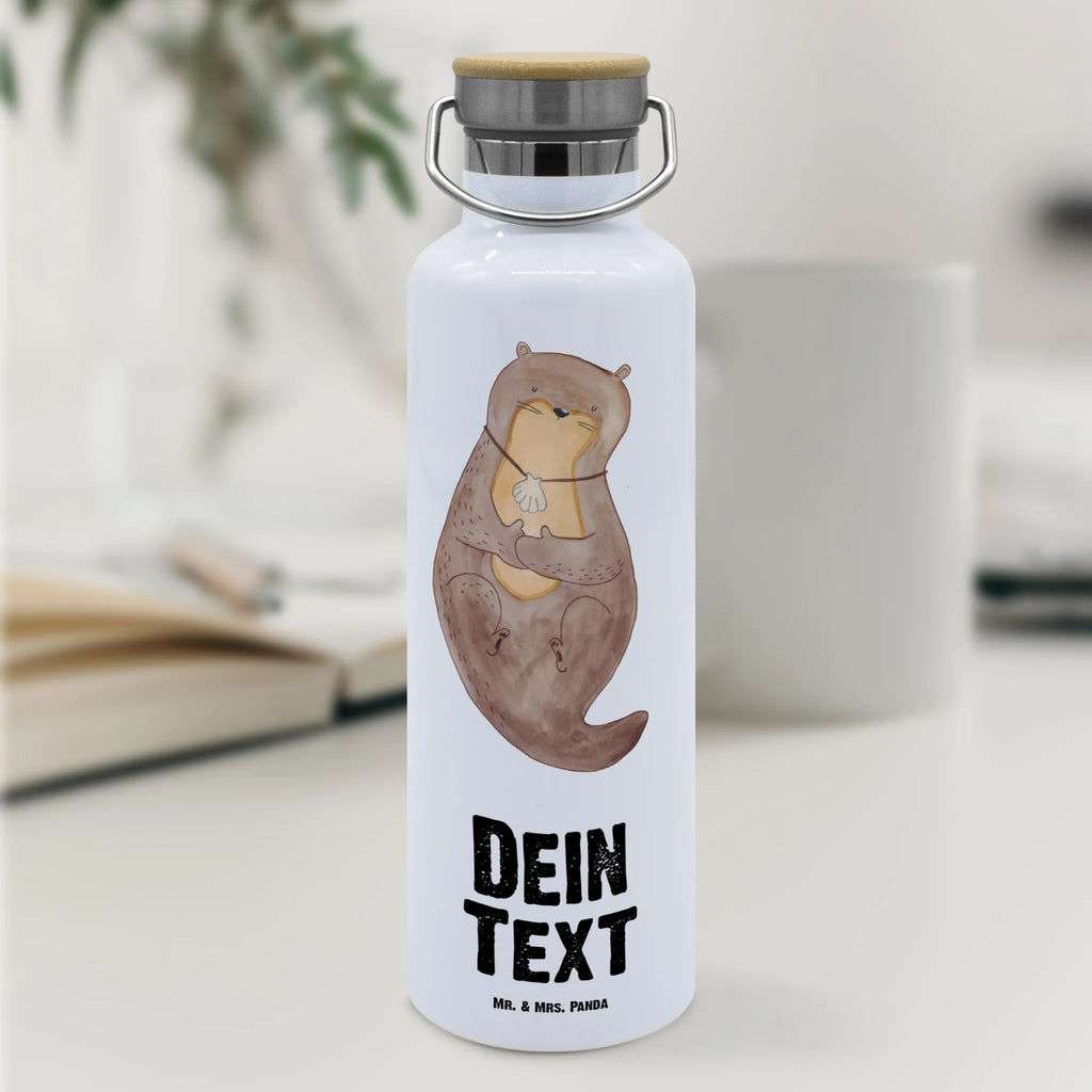 Personalisierte Trinkflasche Otter mit Muschelmedaillon Personalisierte Trinkflasche, Trinkflasche mit Namen, Trinkflasche bedrucken, Flasche personalisiert, Trinkflasch mit Aufdruck, Trinkflasche Werbegeschenk, Namensaufdruck Trinkflasche, Sportflasche personalisiert, Trinkflasche Sport, Otter, Fischotter, Seeotter, Otterliebe, grübeln, träumen, Motivation, Tagträumen, Büro