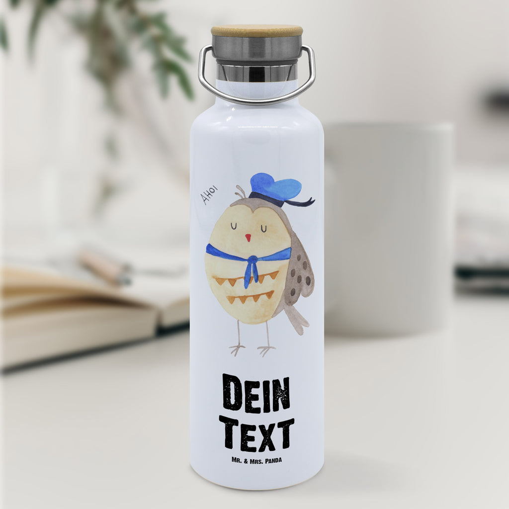 Personalisierte Trinkflasche Eule Matrosen Personalisierte Trinkflasche, Trinkflasche mit Namen, Trinkflasche bedrucken, Flasche personalisiert, Trinkflasch mit Aufdruck, Trinkflasche Werbegeschenk, Namensaufdruck Trinkflasche, Sportflasche personalisiert, Trinkflasche Sport, Eule, Eule Spruch, Eule Deko, Owl, Wortspiel lustig, Matrose, Freundin, Ehe, Seefahrer, Heimathafen, Hochzeitstag Geschenk