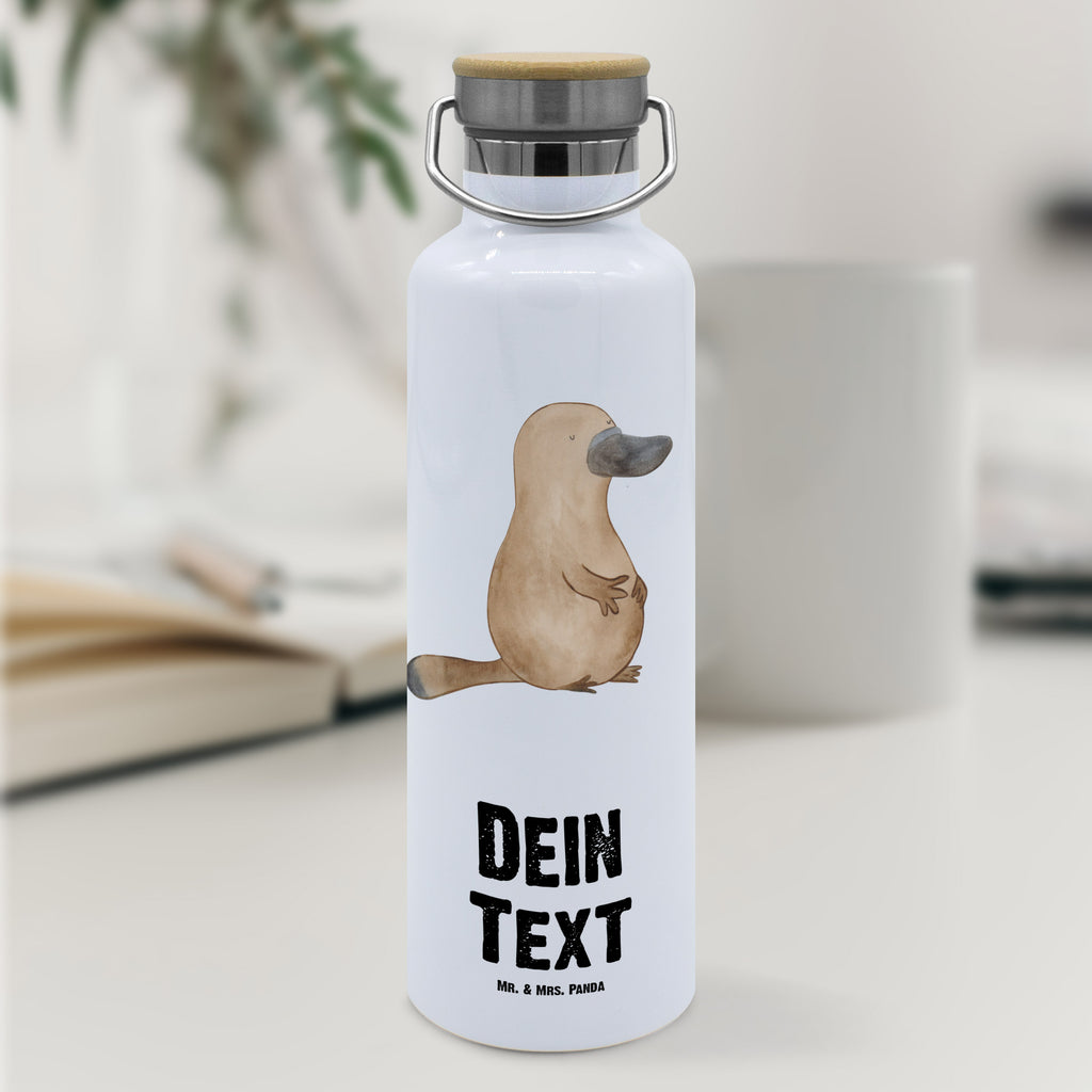 Personalisierte Trinkflasche Schnabeltier mutig Personalisierte Trinkflasche, Trinkflasche mit Namen, Trinkflasche bedrucken, Flasche personalisiert, Trinkflasch mit Aufdruck, Trinkflasche Werbegeschenk, Namensaufdruck Trinkflasche, Sportflasche personalisiert, Trinkflasche Sport, Meerestiere, Meer, Urlaub, Schnabeltier, Mut, mutig, Lebensweisheit, Schnabeltiere, Motivation, Training, Büro, Arbeit, Neuanfang, Neustart, Weltreise, Raodtrip